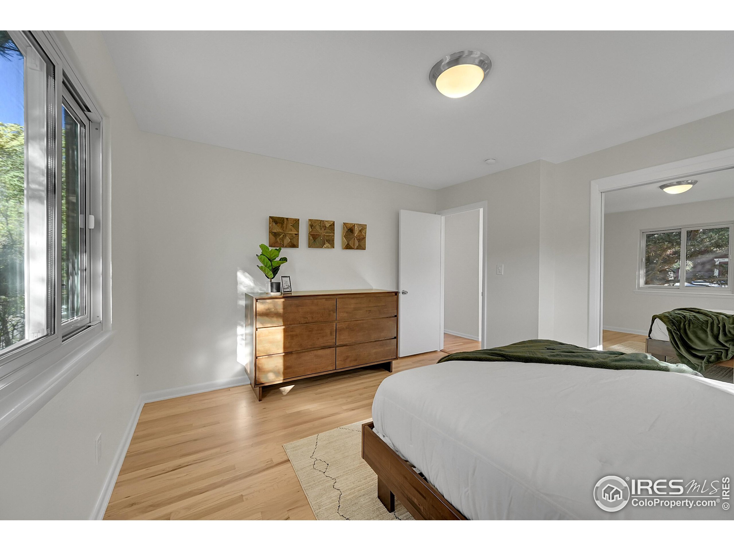 Boulder, Colorado, 80305, United States, 4 Bedrooms Bedrooms, ,2 BathroomsBathrooms,Residential,For Sale,1989611