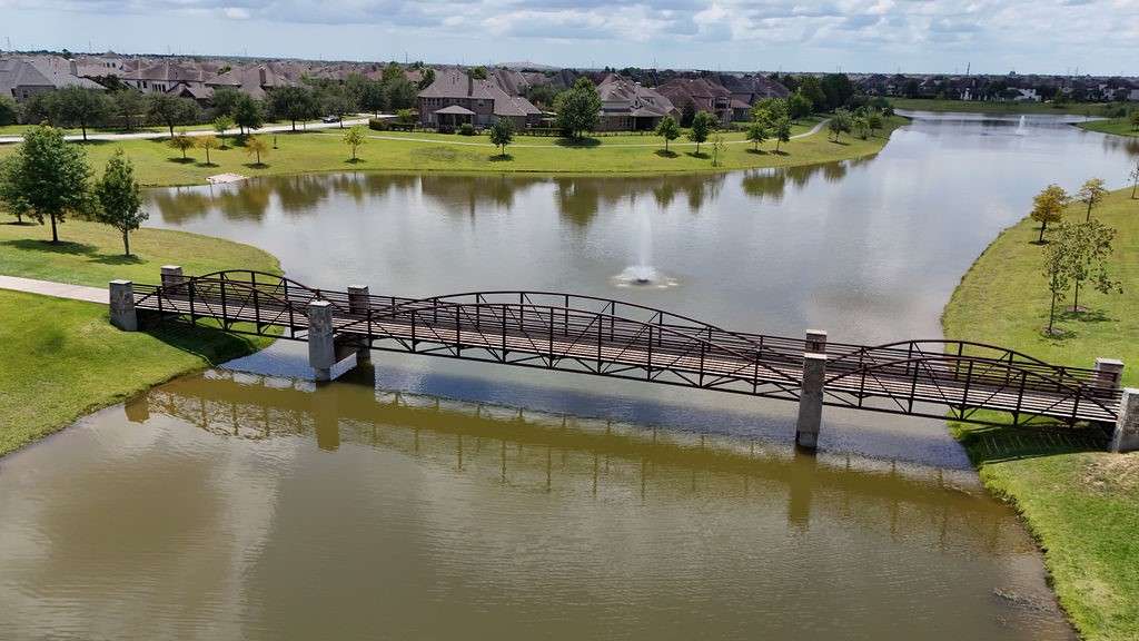 Friendswood, Texas, 77546, United States, 5 Bedrooms Bedrooms, ,6 BathroomsBathrooms,Residential,For Sale,1989691