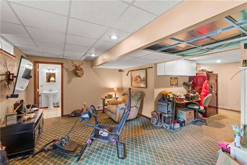 Scenery Hill, Pennsylvania, 15360, United States, 4 Bedrooms Bedrooms, ,5 BathroomsBathrooms,Residential,For Sale,1909727