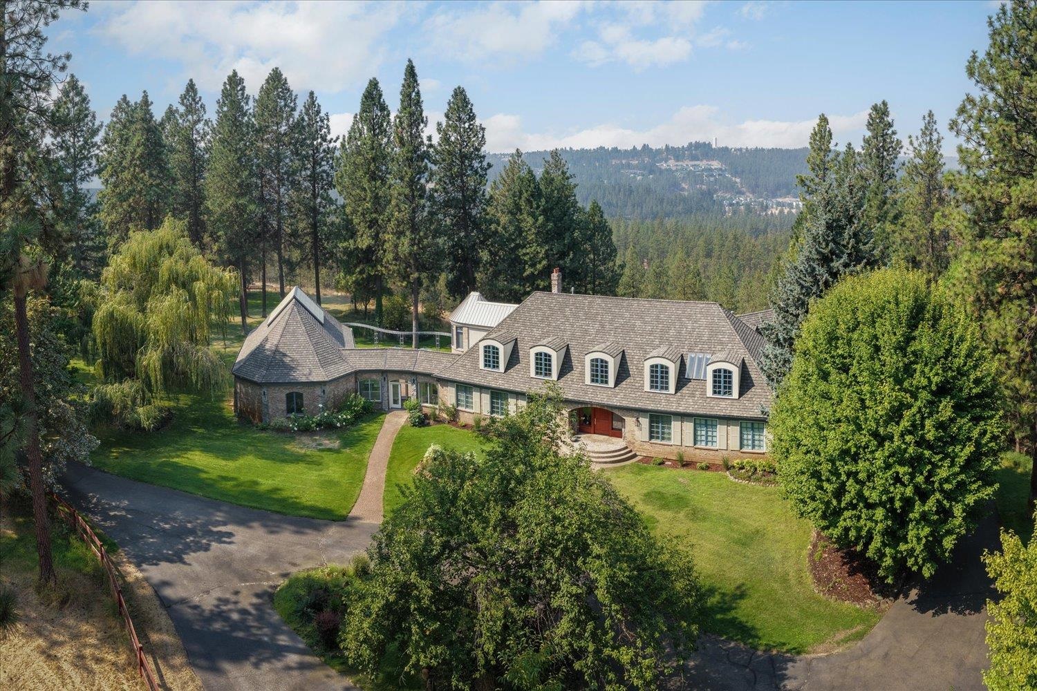 Spokane, Washington, 99223, United States, 6 Bedrooms Bedrooms, ,5 BathroomsBathrooms,Residential,For Sale,1943876