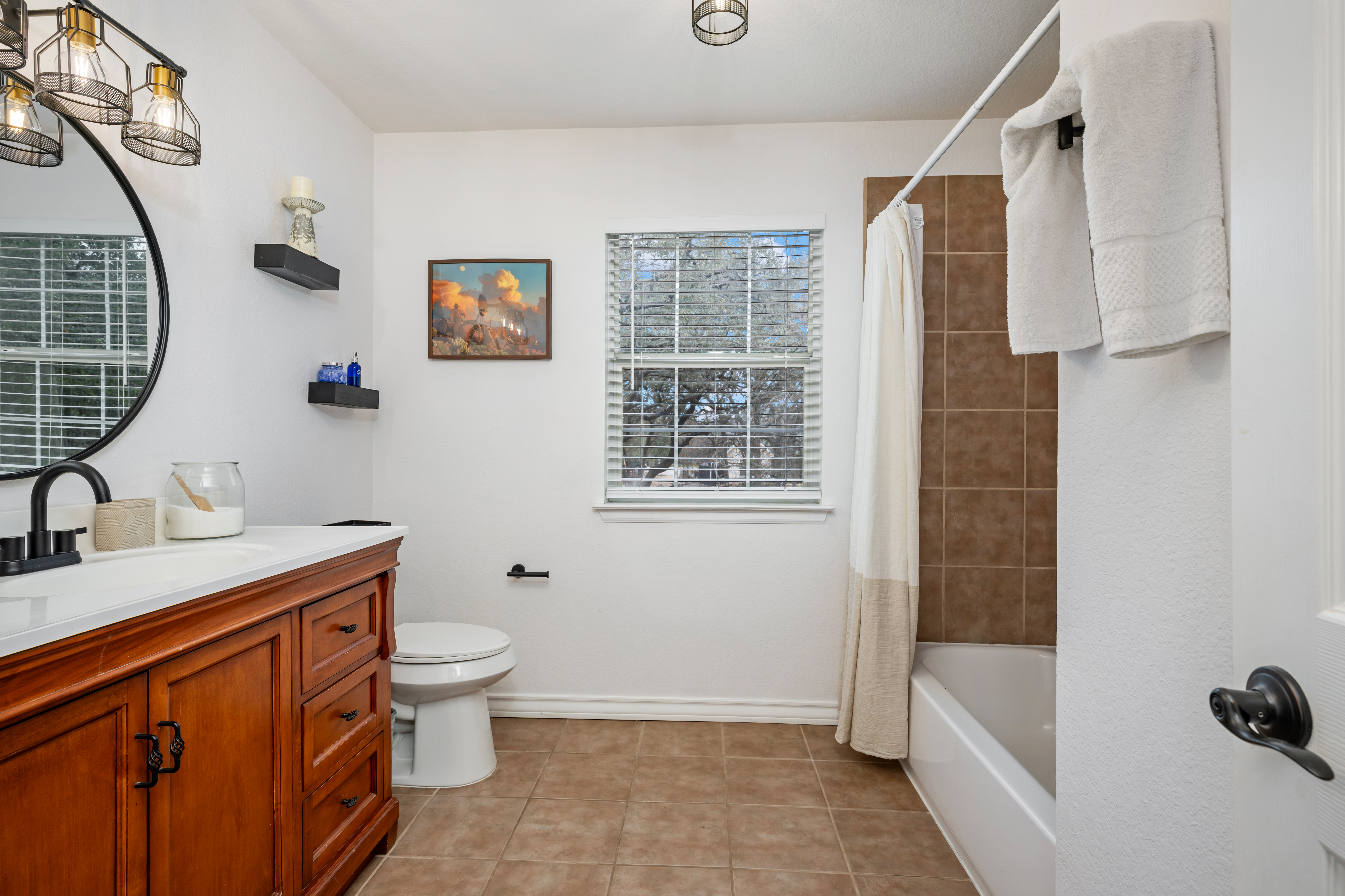  Updated Hill Country Gem with Community Parks and River Access - 物件實景