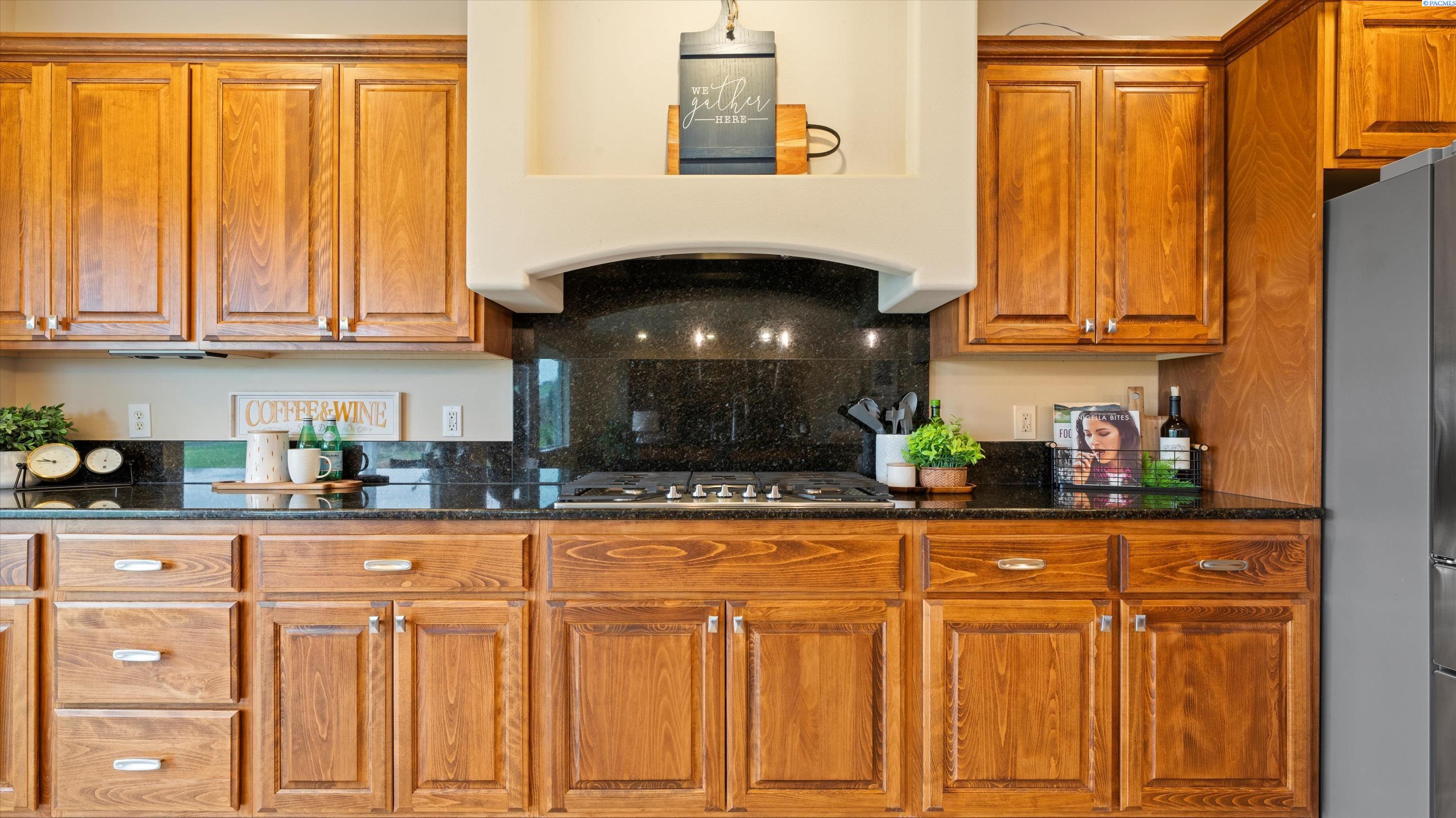 Richland, Washington, 99354, United States, 3 Bedrooms Bedrooms, ,3 BathroomsBathrooms,Residential,For Sale,1997405