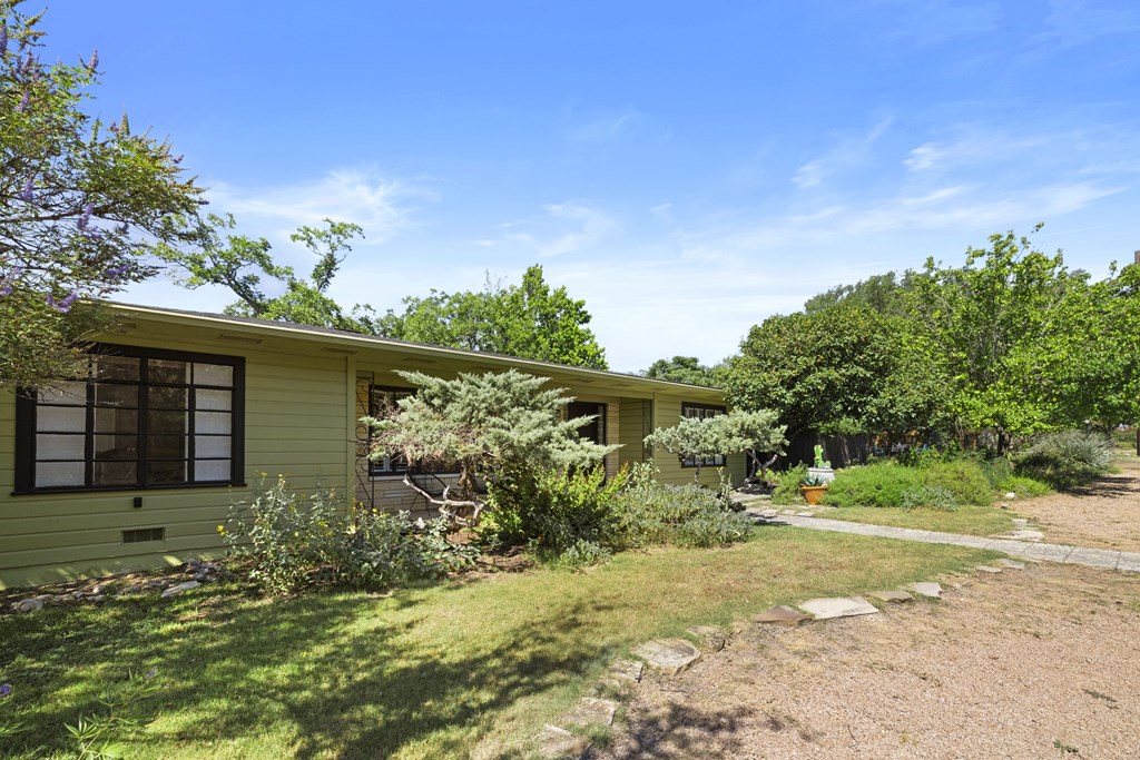 Kerrville, Texas, 78028, United States, 3 Bedrooms Bedrooms, ,2 BathroomsBathrooms,Residential,For Sale,1935754