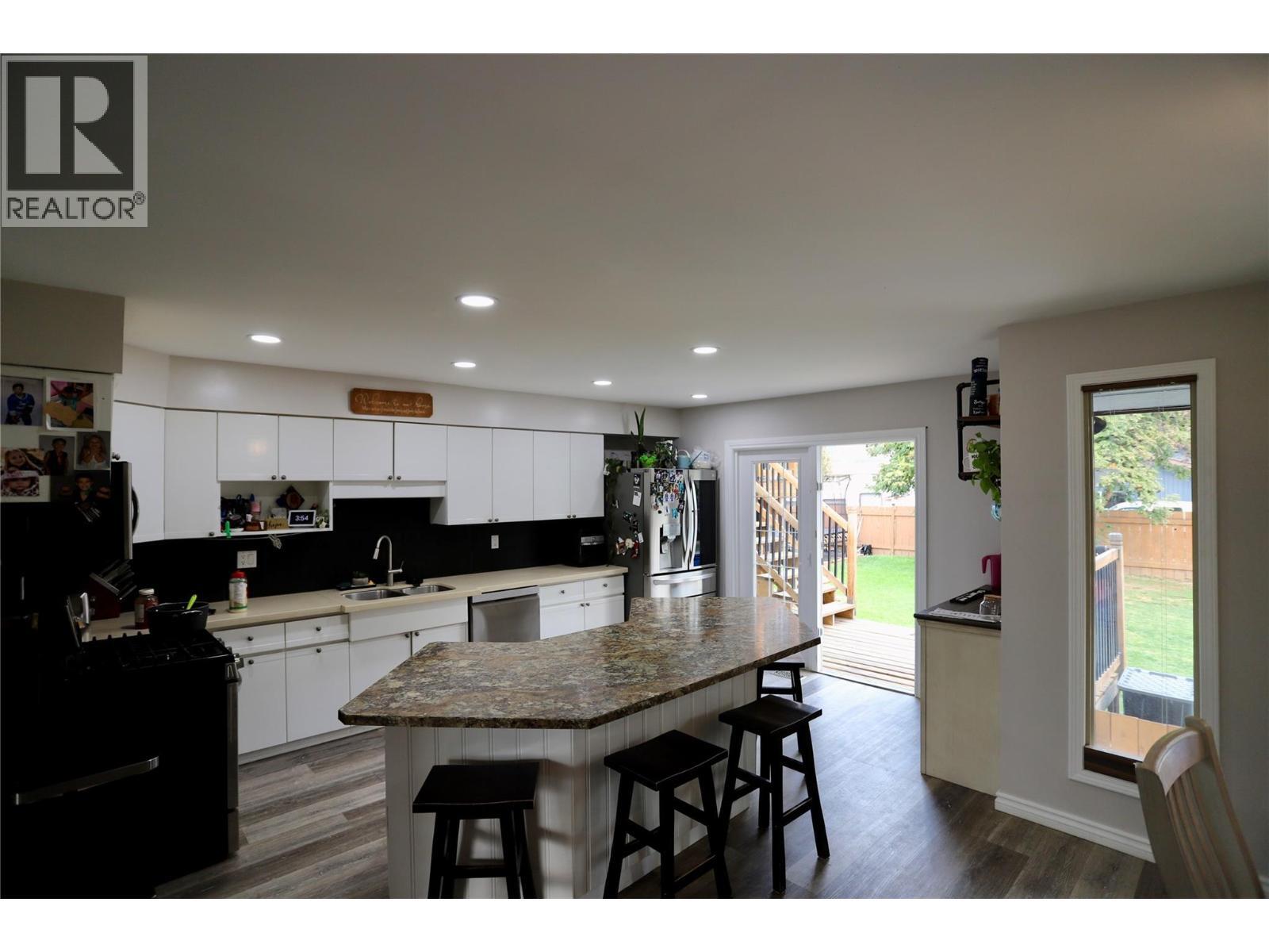 KAMLOOPS, British Columbia, V2H 1N1, CA, 4 Bedrooms Bedrooms, ,4 BathroomsBathrooms,Residential,For Sale,1947764