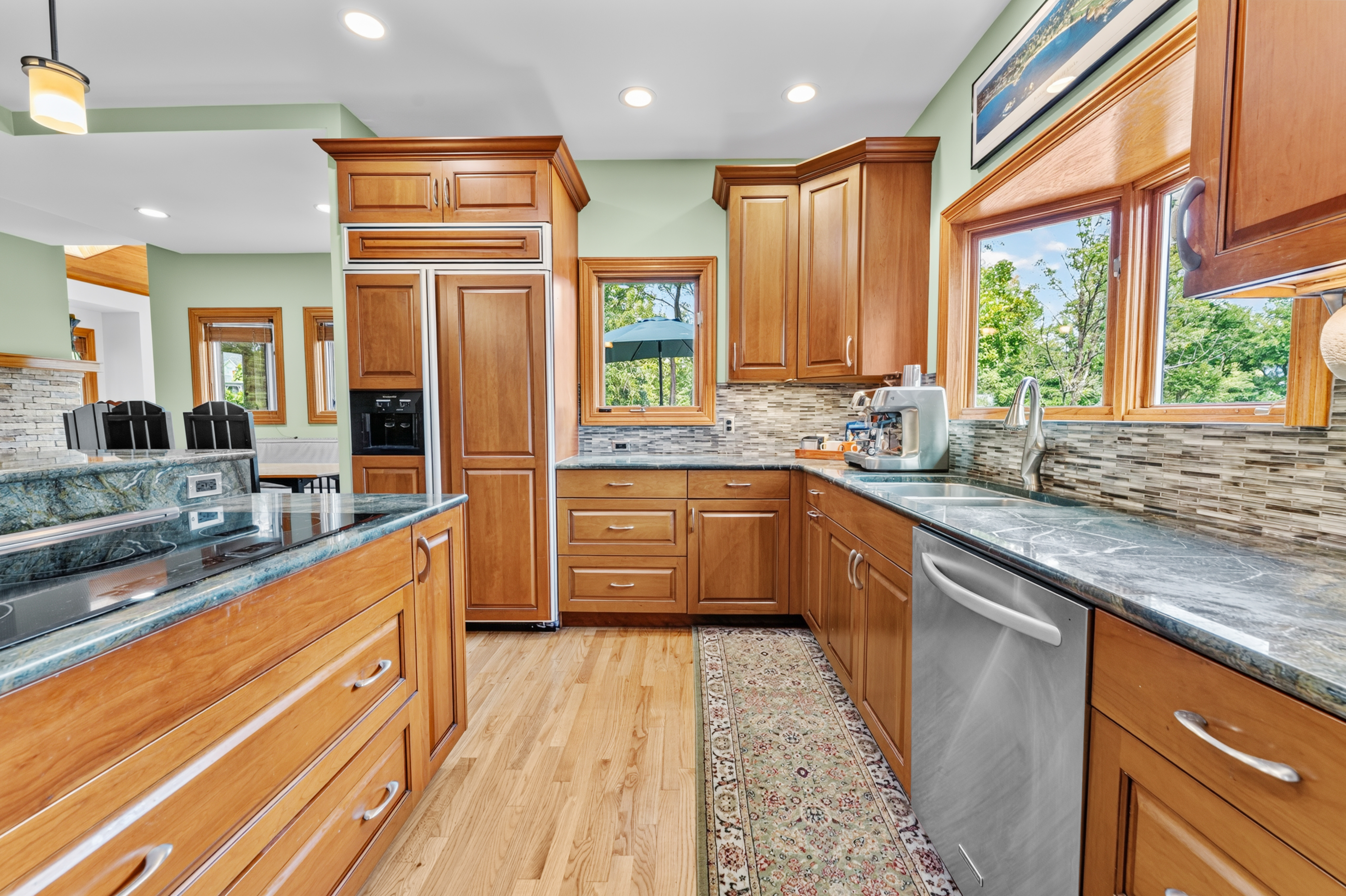  Light-Filled Contemporary on 2.35 Acres in Ladue - 物件實景