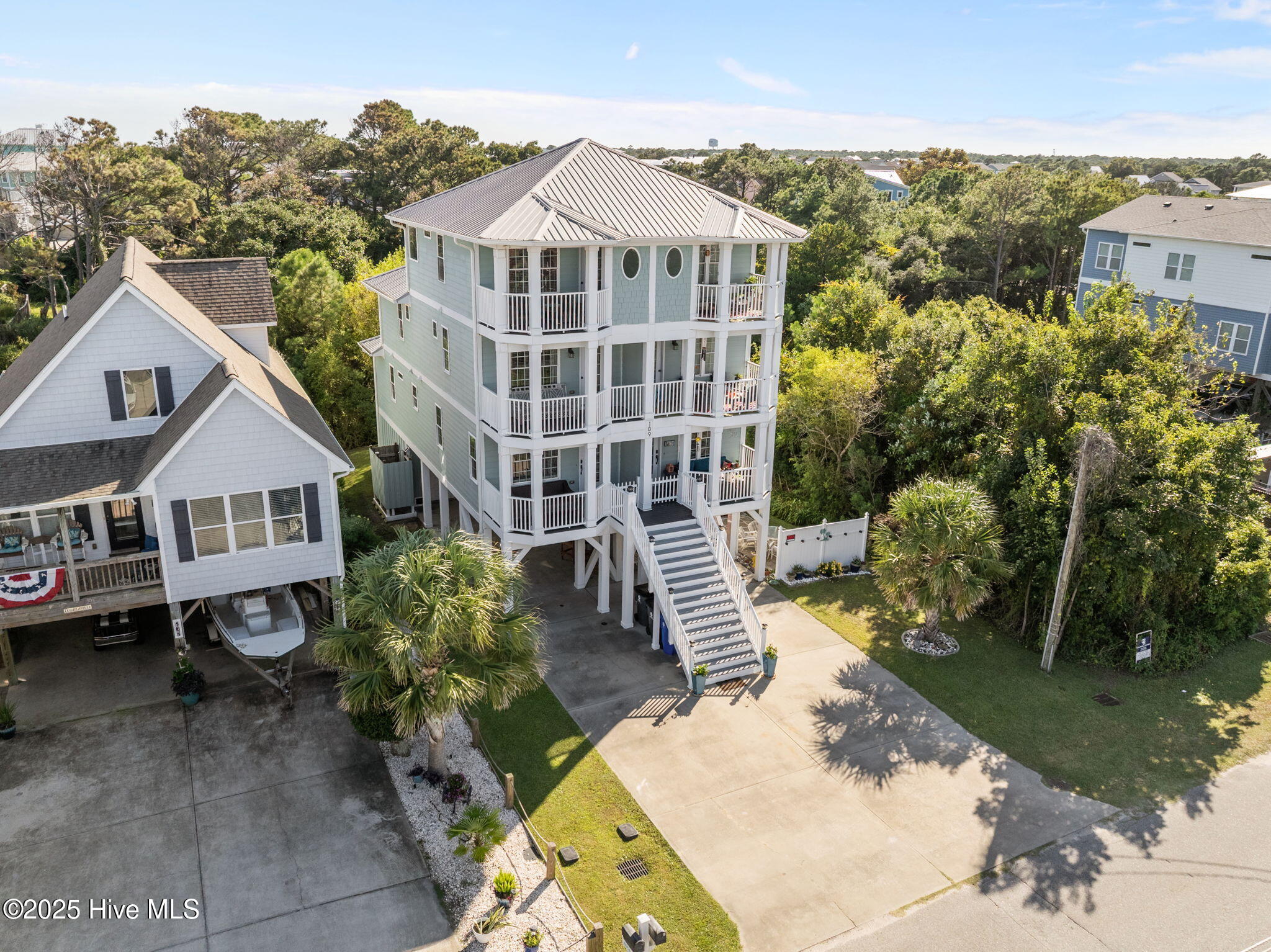 Carolina Beach, North Carolina, 28428, United States, 4 Bedrooms Bedrooms, ,5 BathroomsBathrooms,Residential,For Sale,1940545