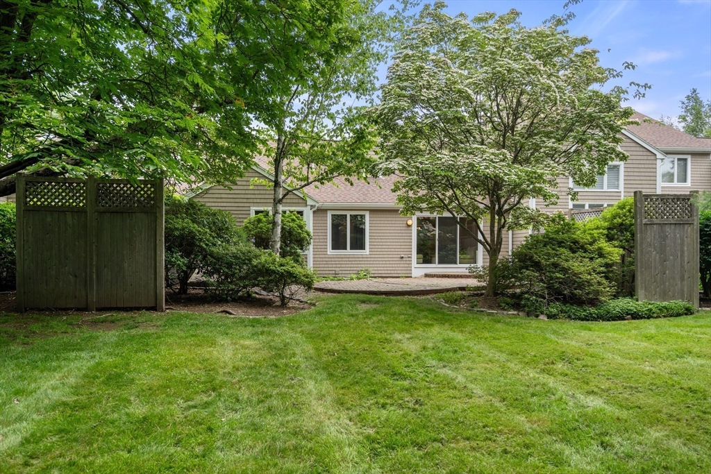 Newton, Massachusetts, 02459, United States, 2 Bedrooms Bedrooms, ,3 BathroomsBathrooms,Residential,For Sale,1885759