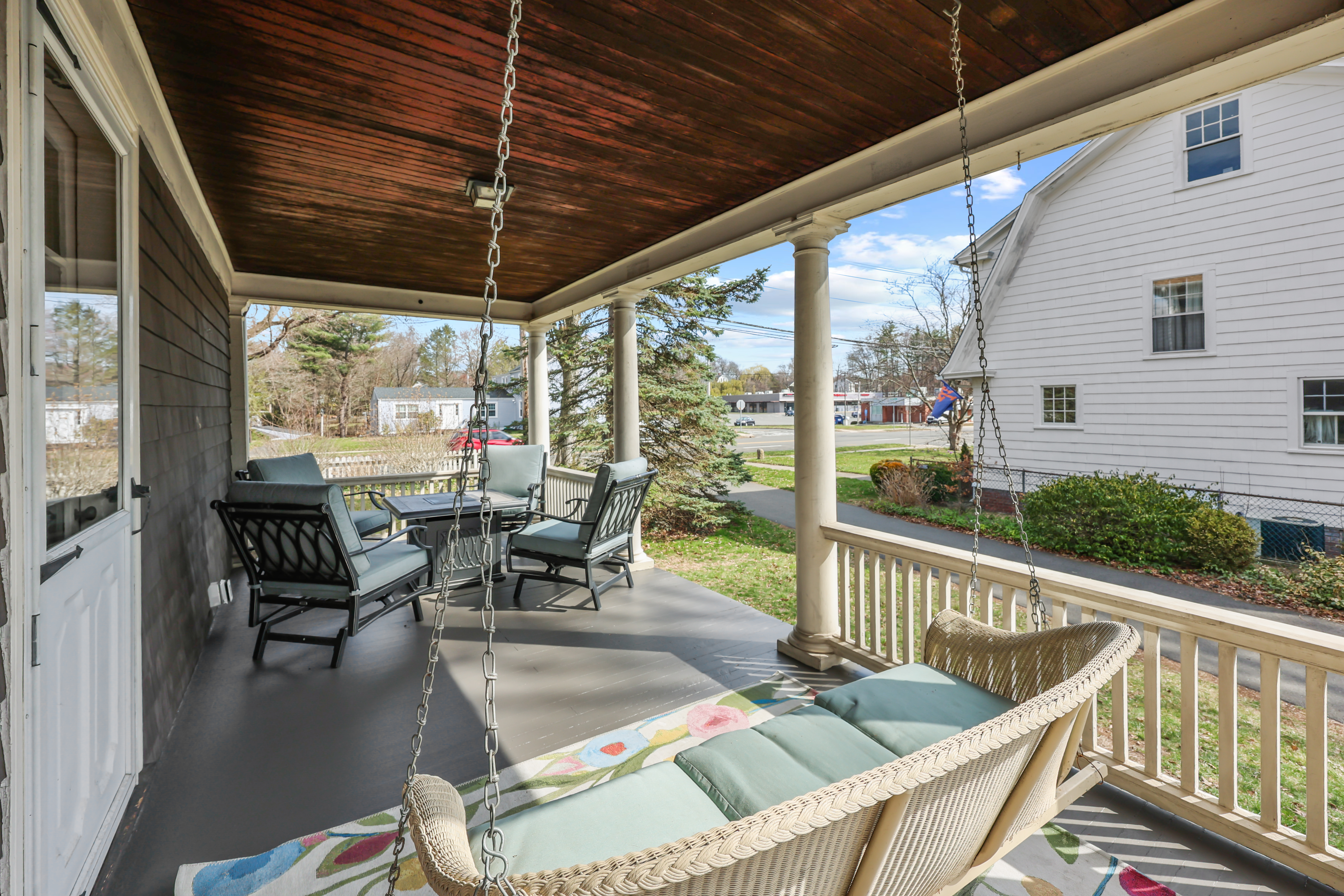  1720 Whitney Avenue - 物件實景