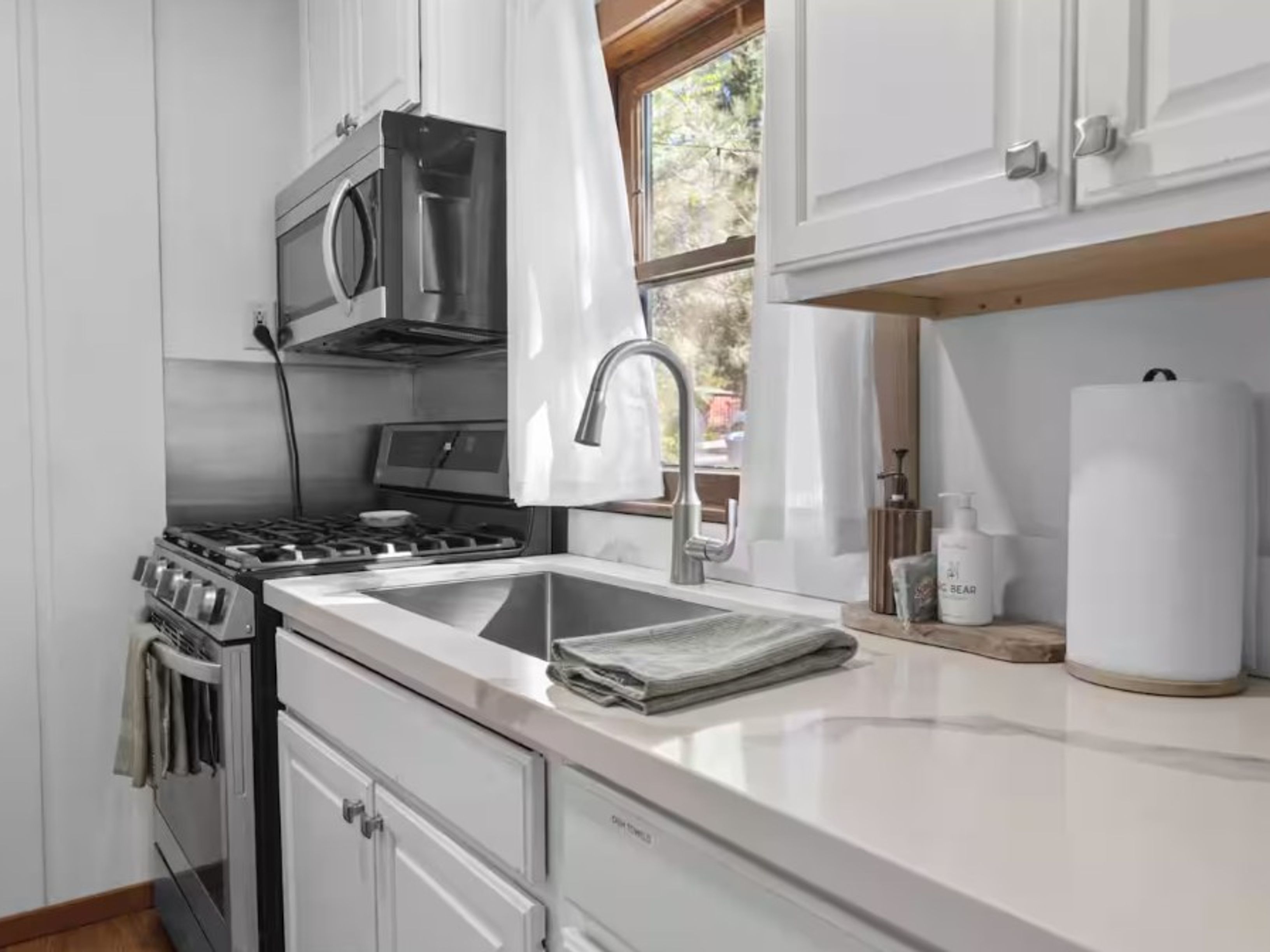  409 West Rainbow Boulevard, Big Bear, CA 92314 - 物件實景