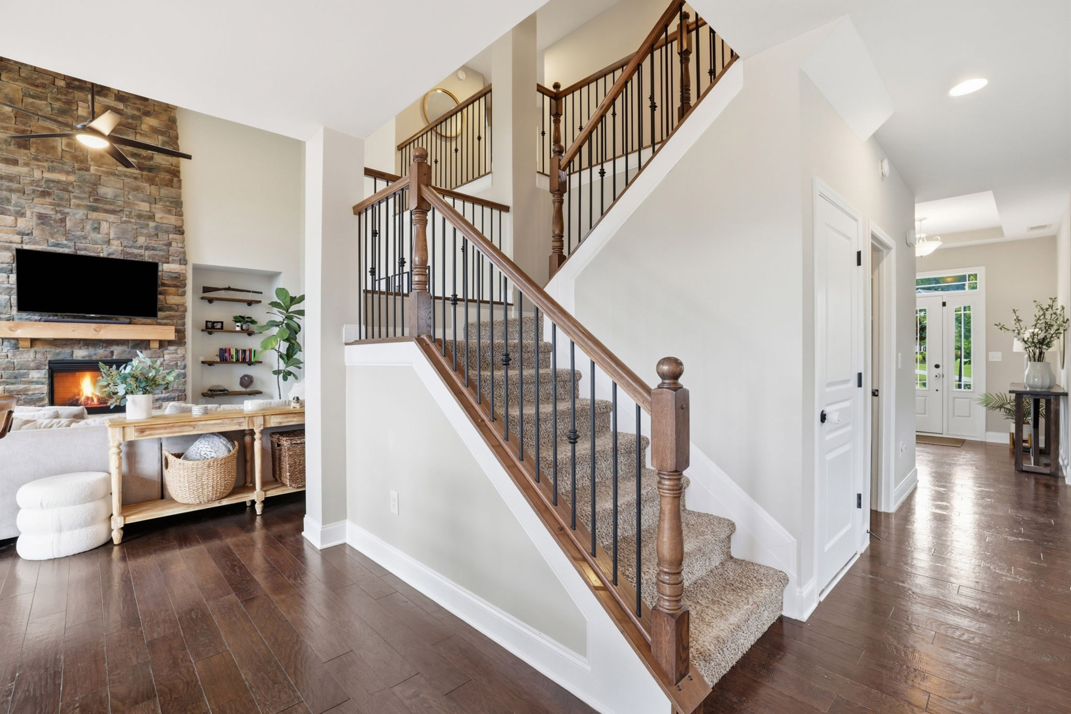  Beautifully Maintained Home in One of Cumming