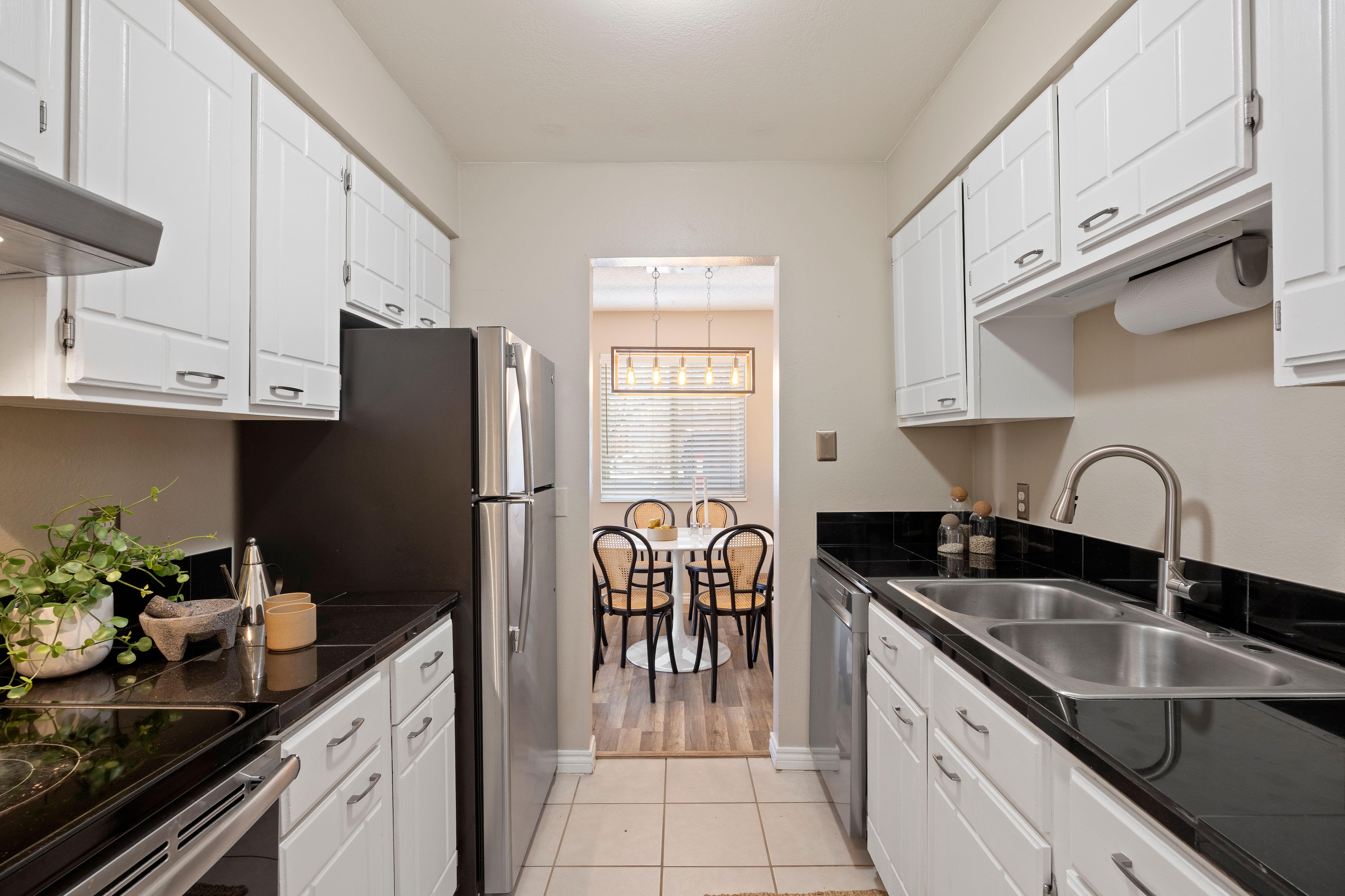  Light comes in From Extra Windows, Clean and Direct - 物件實景