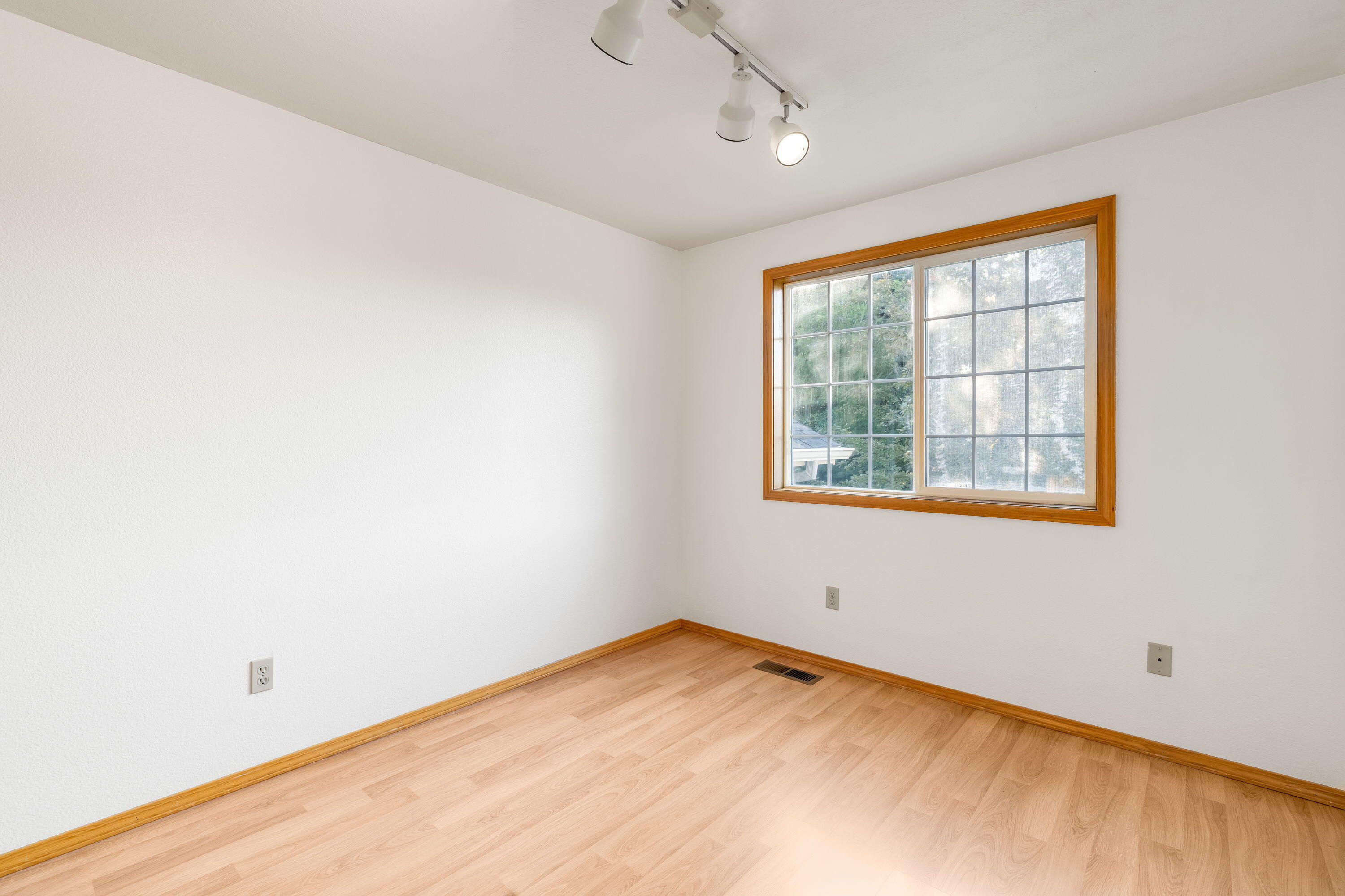 Bend, Oregon, 97701, United States, 3 Bedrooms Bedrooms, ,3 BathroomsBathrooms,Residential,For Sale,1889882