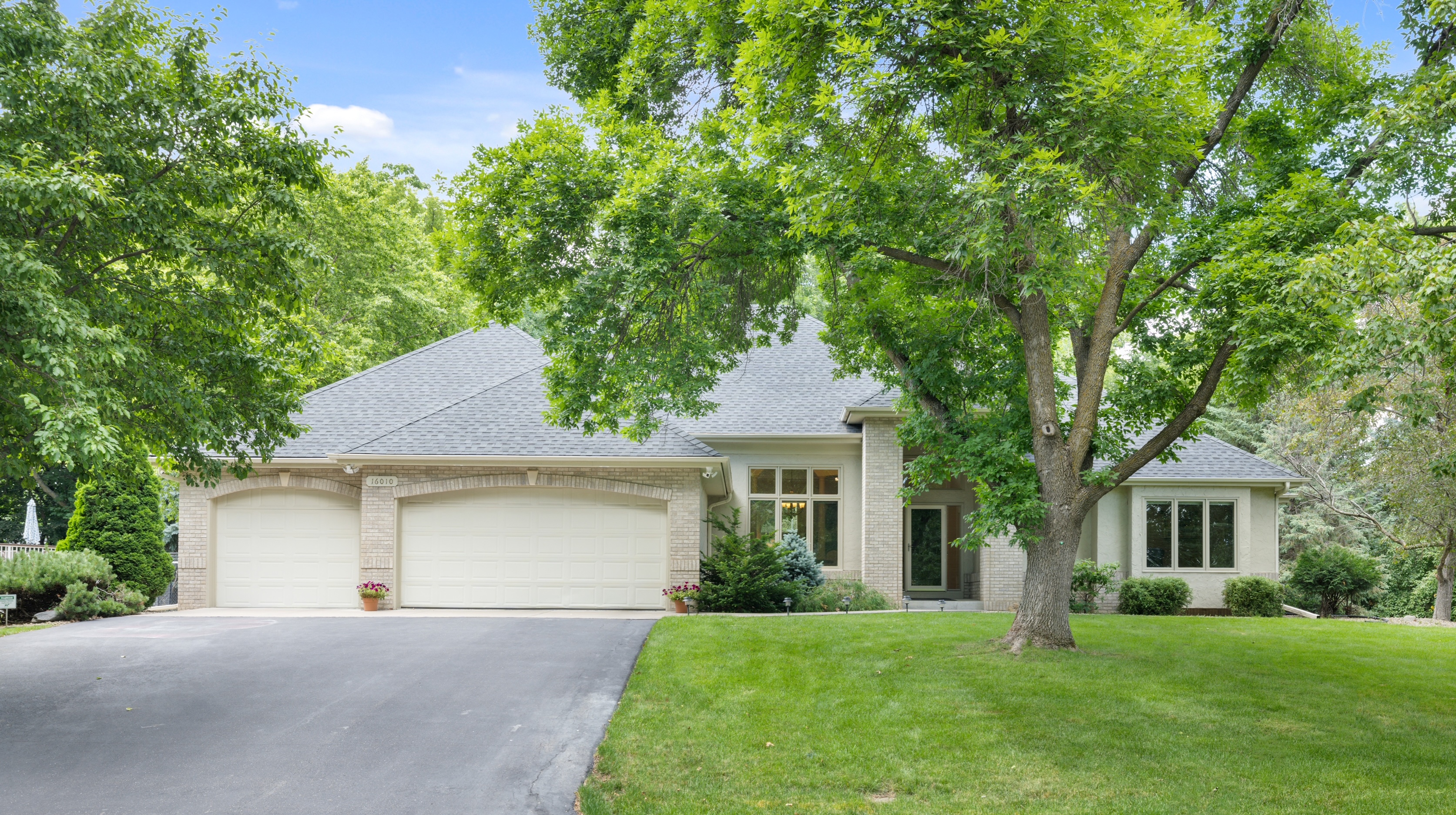  Exceptional Living in the Award Winning Wayzata District - 物件實景