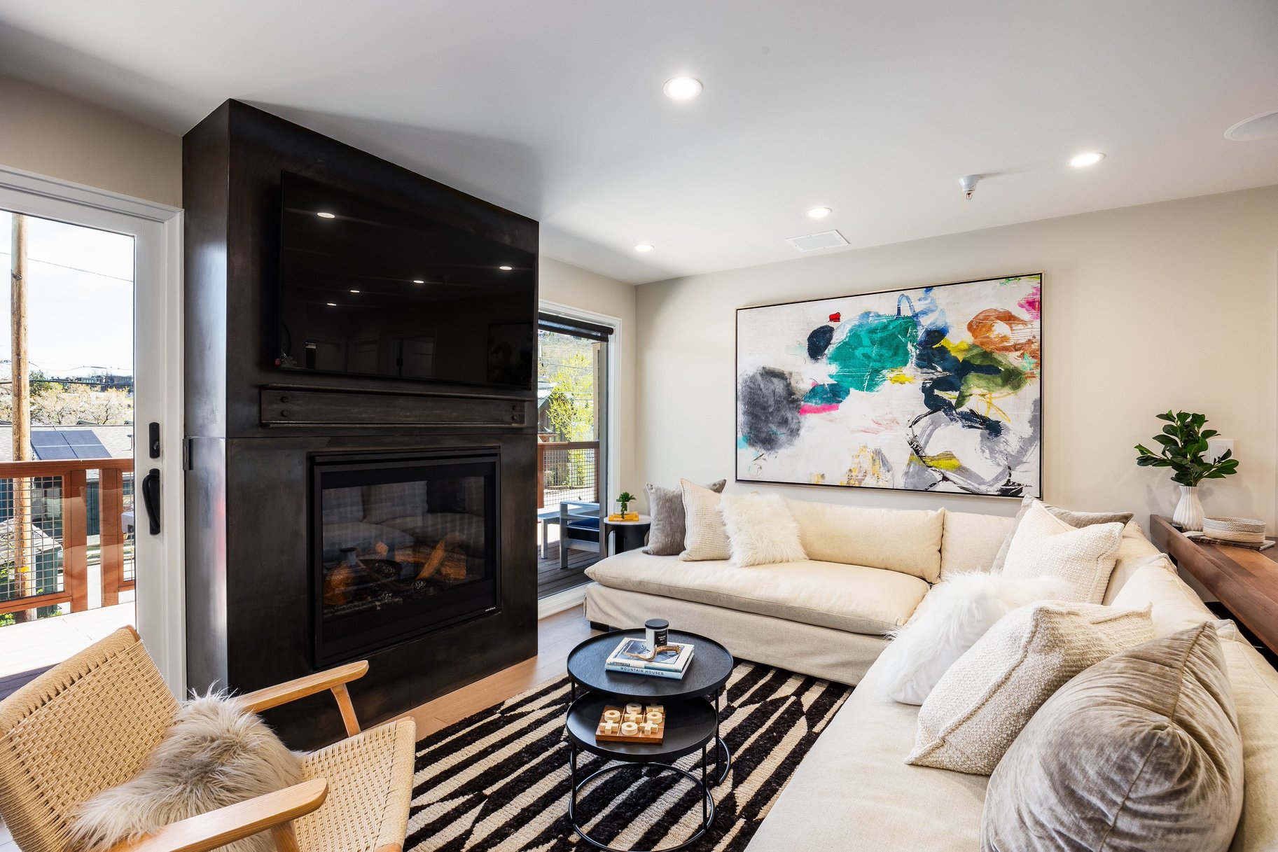  Fully Reimagined Ski-In/Ski-Out Condo — Smart Home Features - 物件實景