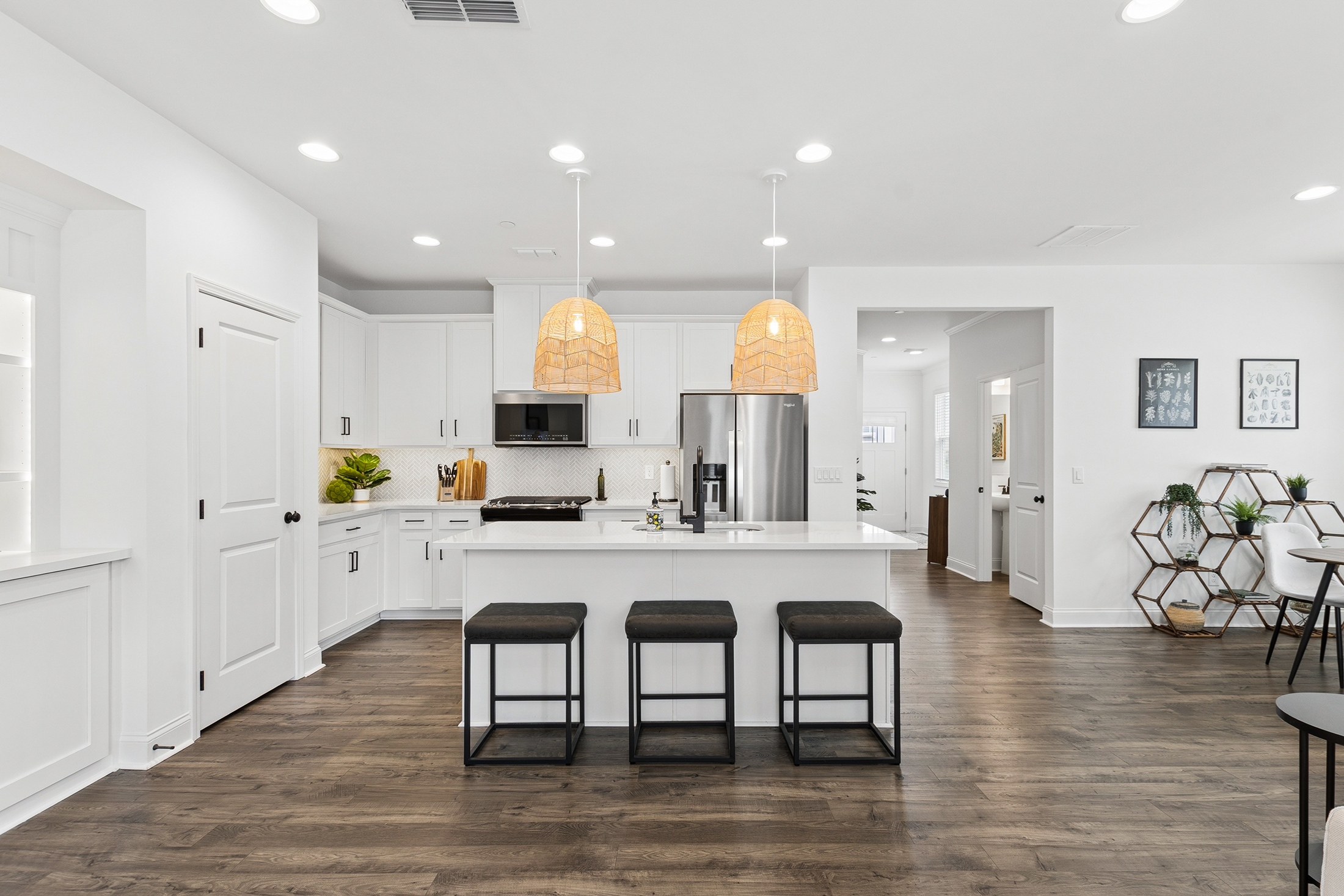  End-Unit, Craftsman Townhome with Custom Upgrades - 物件實景