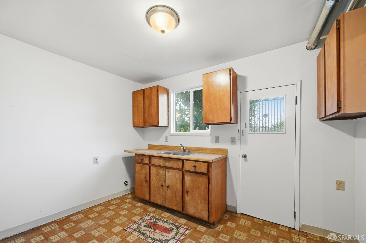 San Francisco, California, 94112, United States, 2 Bedrooms Bedrooms, ,1 BathroomBathrooms,Residential,For Sale,2008516