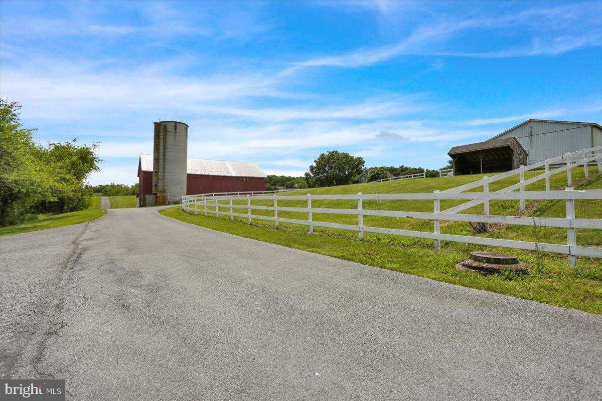 Mohrsville, Pennsylvania, 19541, United States, 4 Bedrooms Bedrooms, ,2 BathroomsBathrooms,Residential,For Sale,1827431
