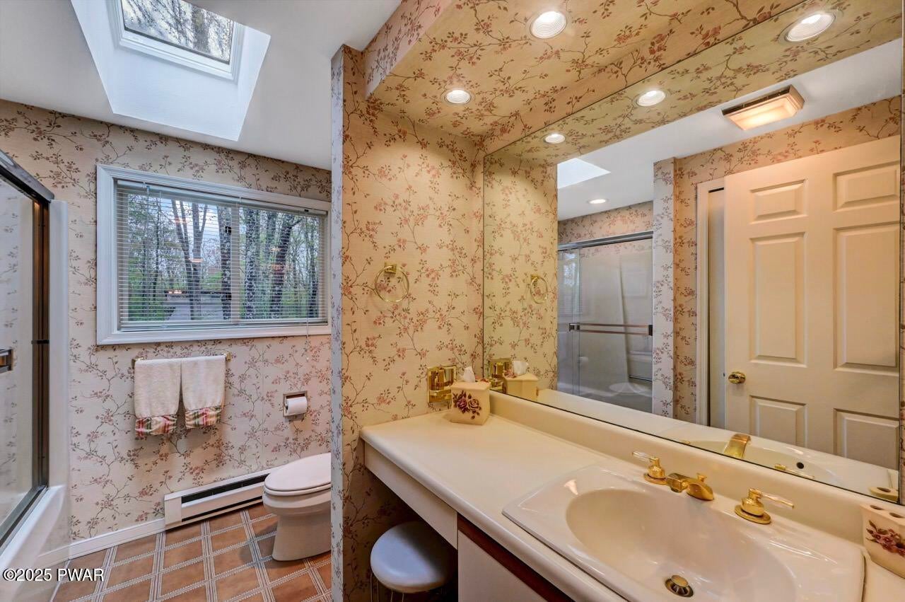 Lords Valley, Pennsylvania, 18428, United States, 5 Bedrooms Bedrooms, ,3 BathroomsBathrooms,Residential,For Sale,1977416