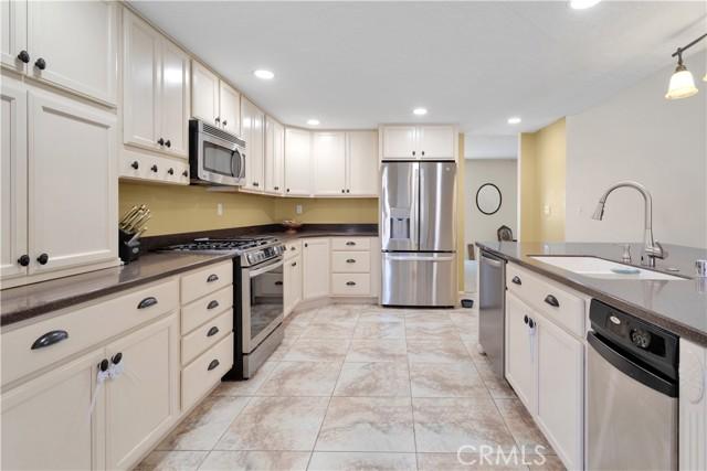 Apple Valley, California, 92307, United States, 4 Bedrooms Bedrooms, ,3 BathroomsBathrooms,Residential,For Sale,1919610