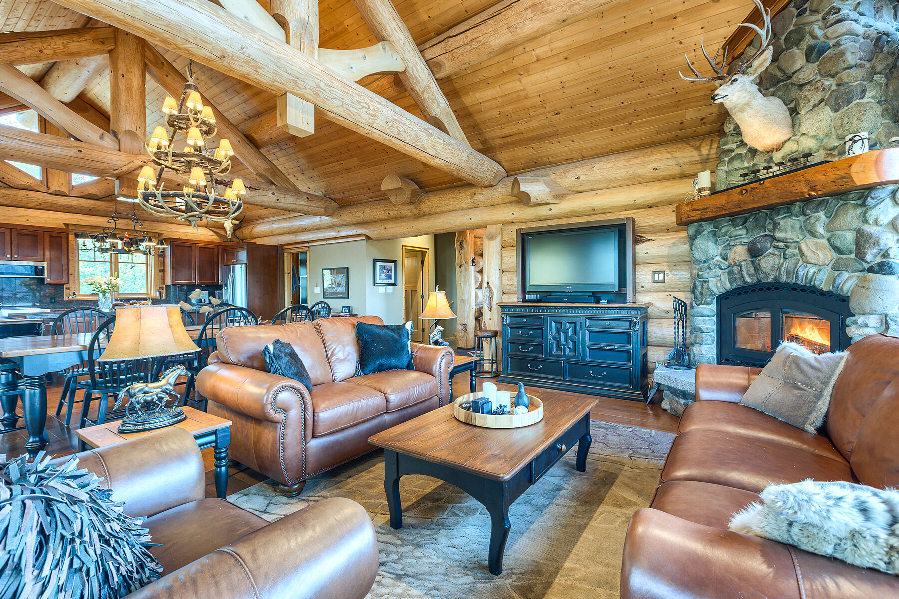  Custom Log Home - 物件實景