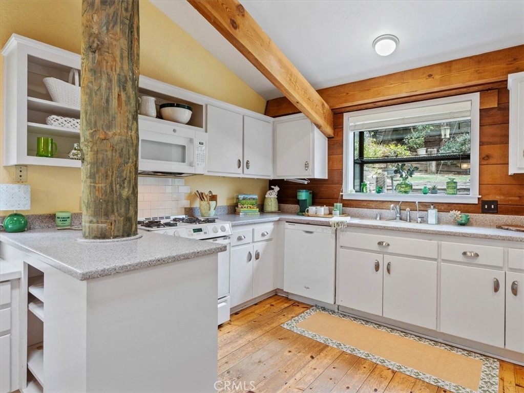 Cambria, California, 93428, United States, 2 Bedrooms Bedrooms, ,2 BathroomsBathrooms,Residential,For Sale,1875245
