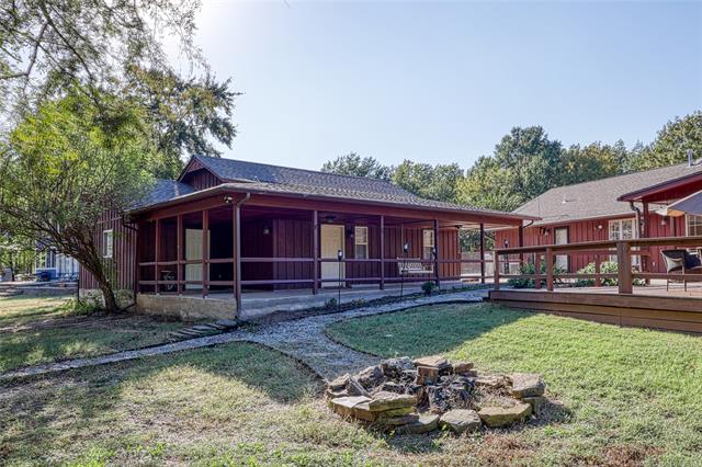 Eufaula, Oklahoma, 74432, United States, 3 Bedrooms Bedrooms, ,3 BathroomsBathrooms,Residential,For Sale,1987326