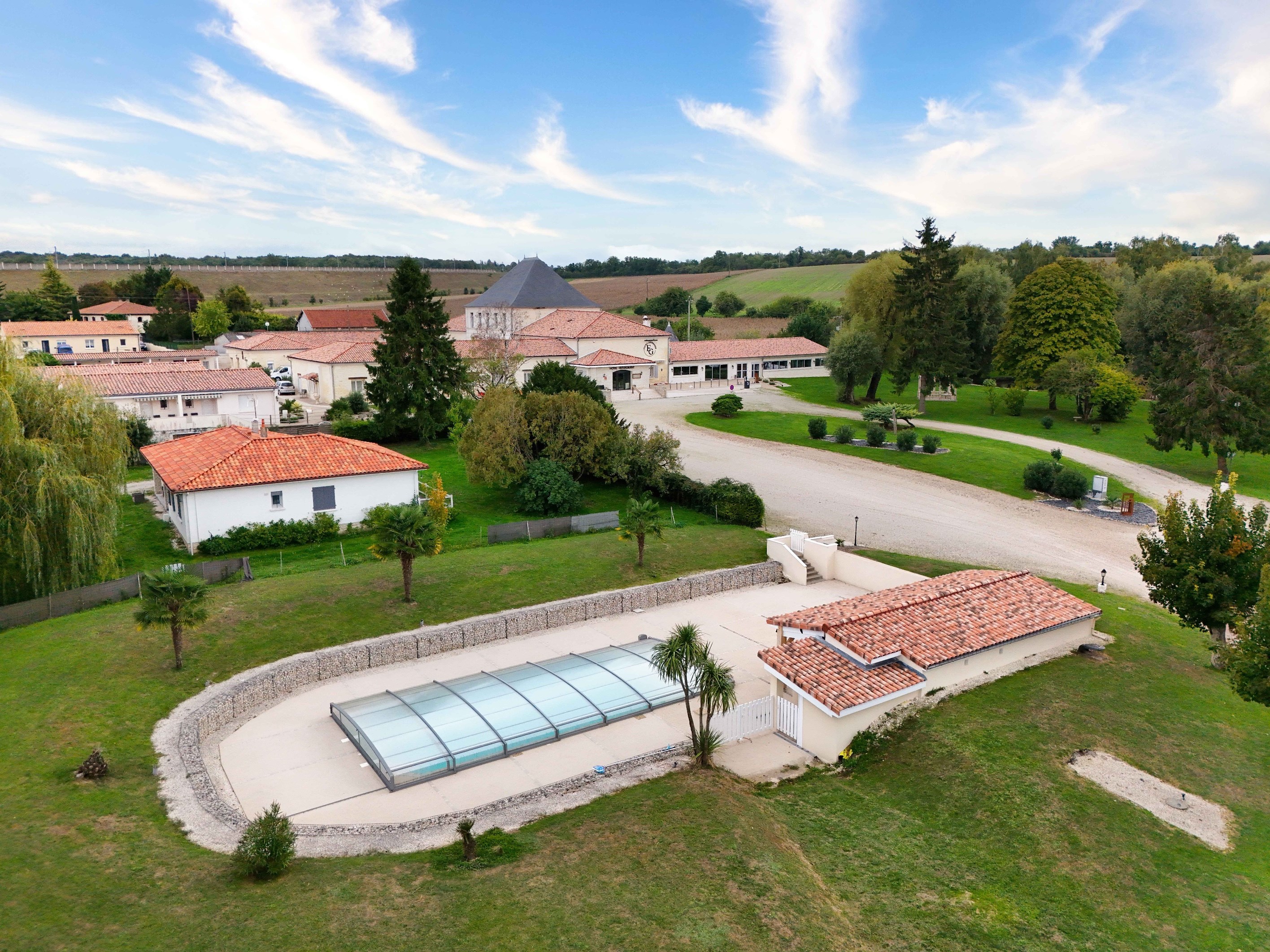  EXCEPTIONAL ESTATE FOR HOSPITALITY AND EVENTS WITH PRIVATE MANOR HOUSE NEAR ANG… - 物件實景