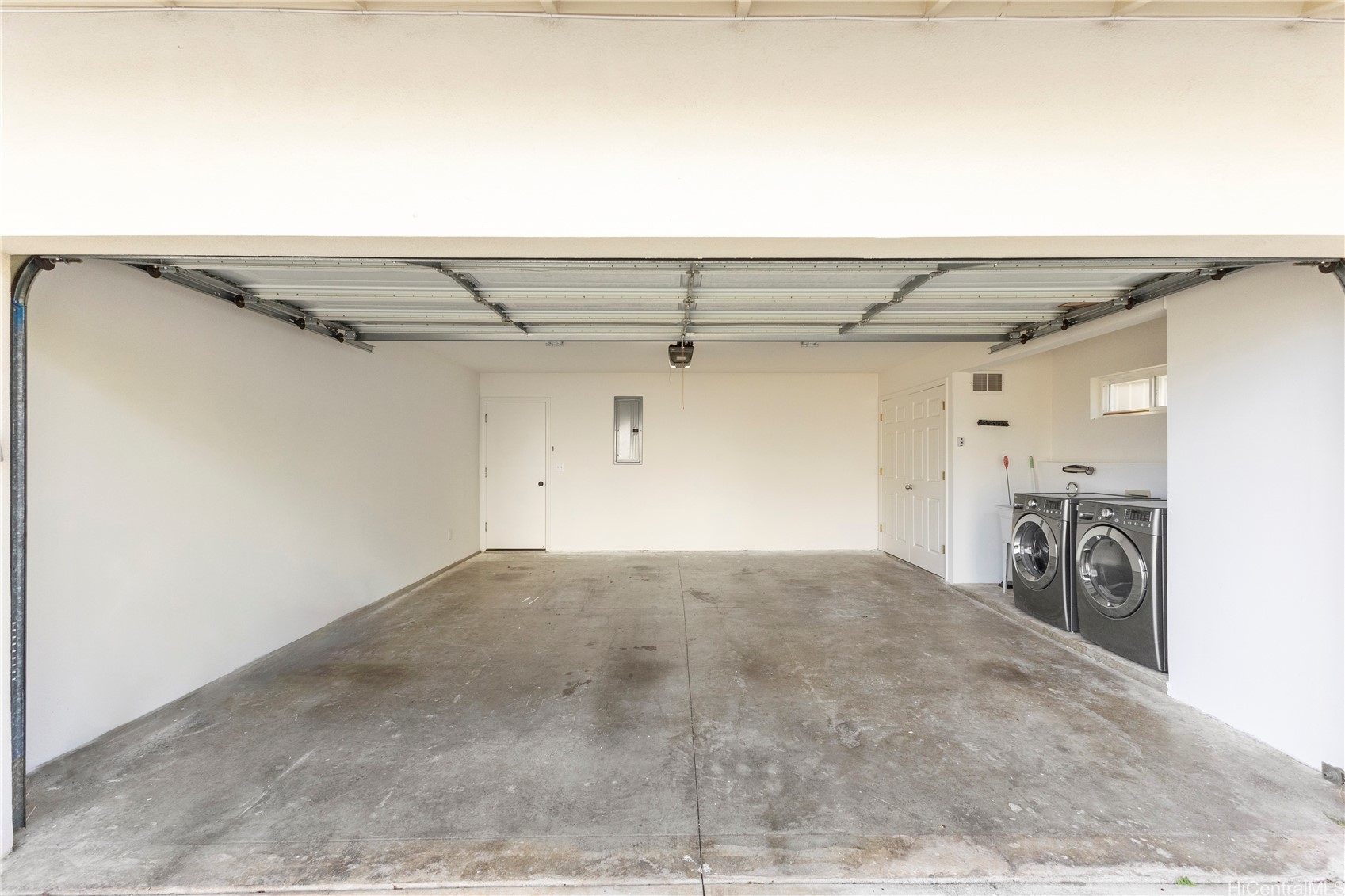 Honolulu, Hawaii, 96813, United States, 4 Bedrooms Bedrooms, ,3 BathroomsBathrooms,Residential,For Sale,1847375