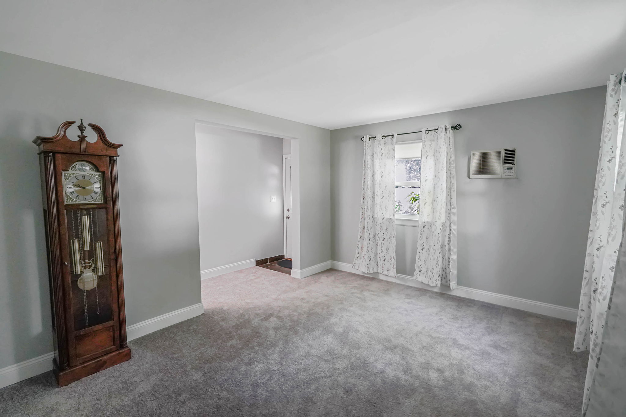 Wading River, New York, 11792, United States, 5 Bedrooms Bedrooms, ,2 BathroomsBathrooms,Residential,For Sale,1943116