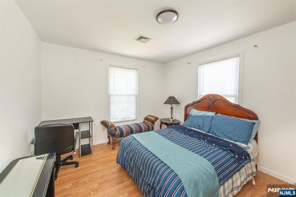 Pompton Lakes, New Jersey, 07442, United States, 3 Bedrooms Bedrooms, ,3 BathroomsBathrooms,Residential,For Sale,1875225