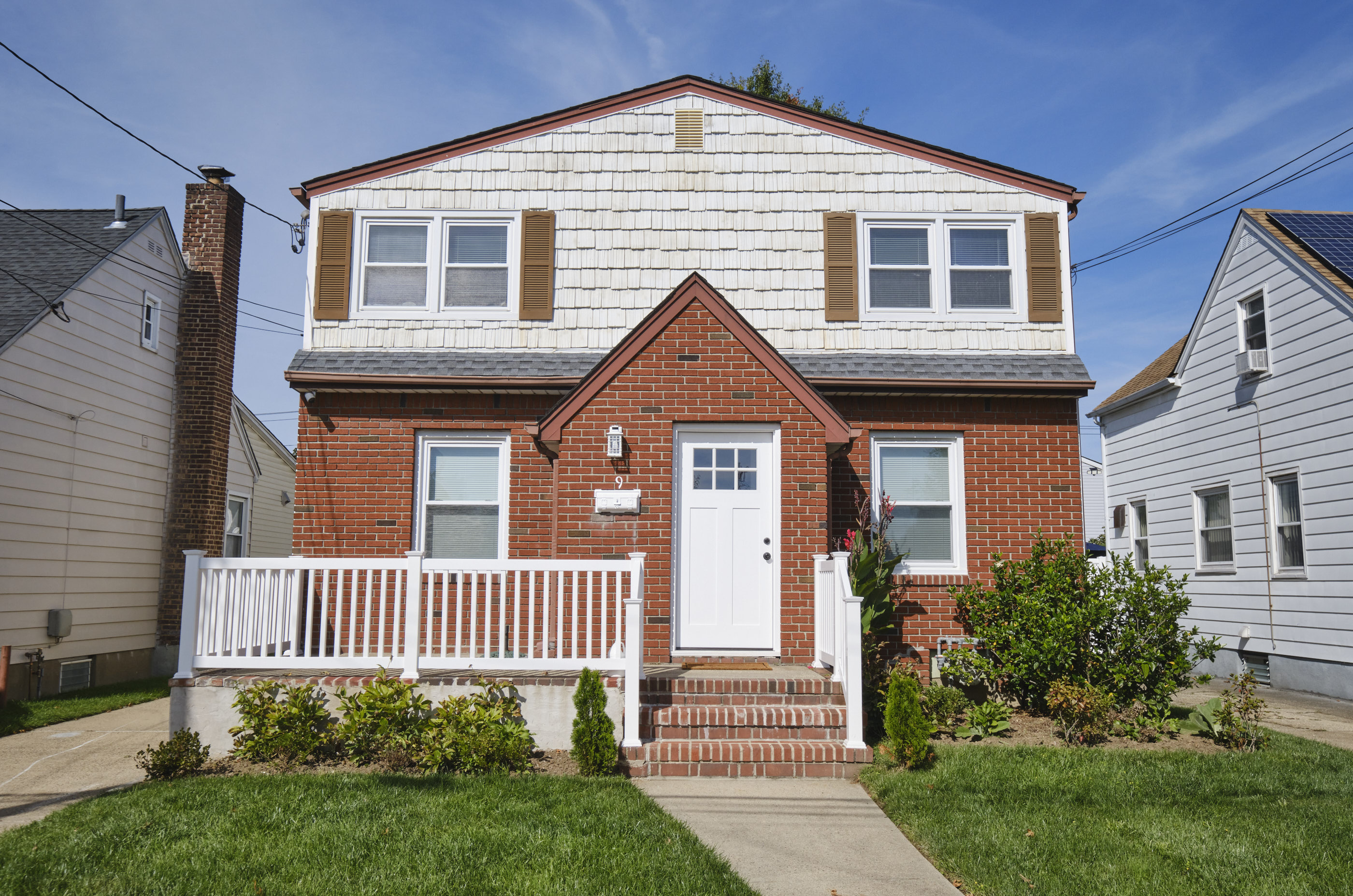 Elmont, New York, 11003, United States, 5 Bedrooms Bedrooms, ,2 BathroomsBathrooms,Residential,For Sale,1981146