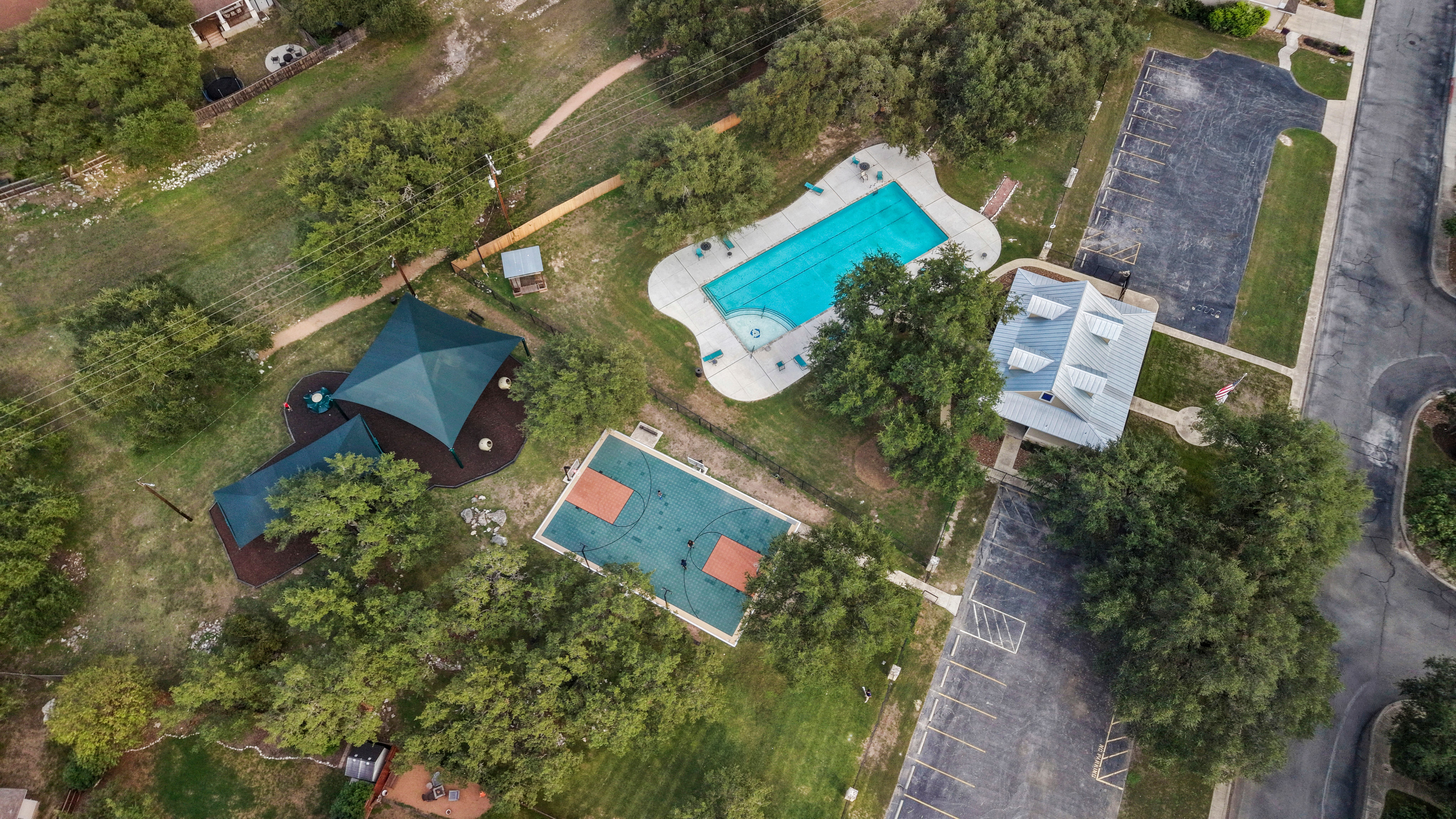  Private 5 Bedroom Oasis with Pool  Heights of Stone Oak - 物件實景