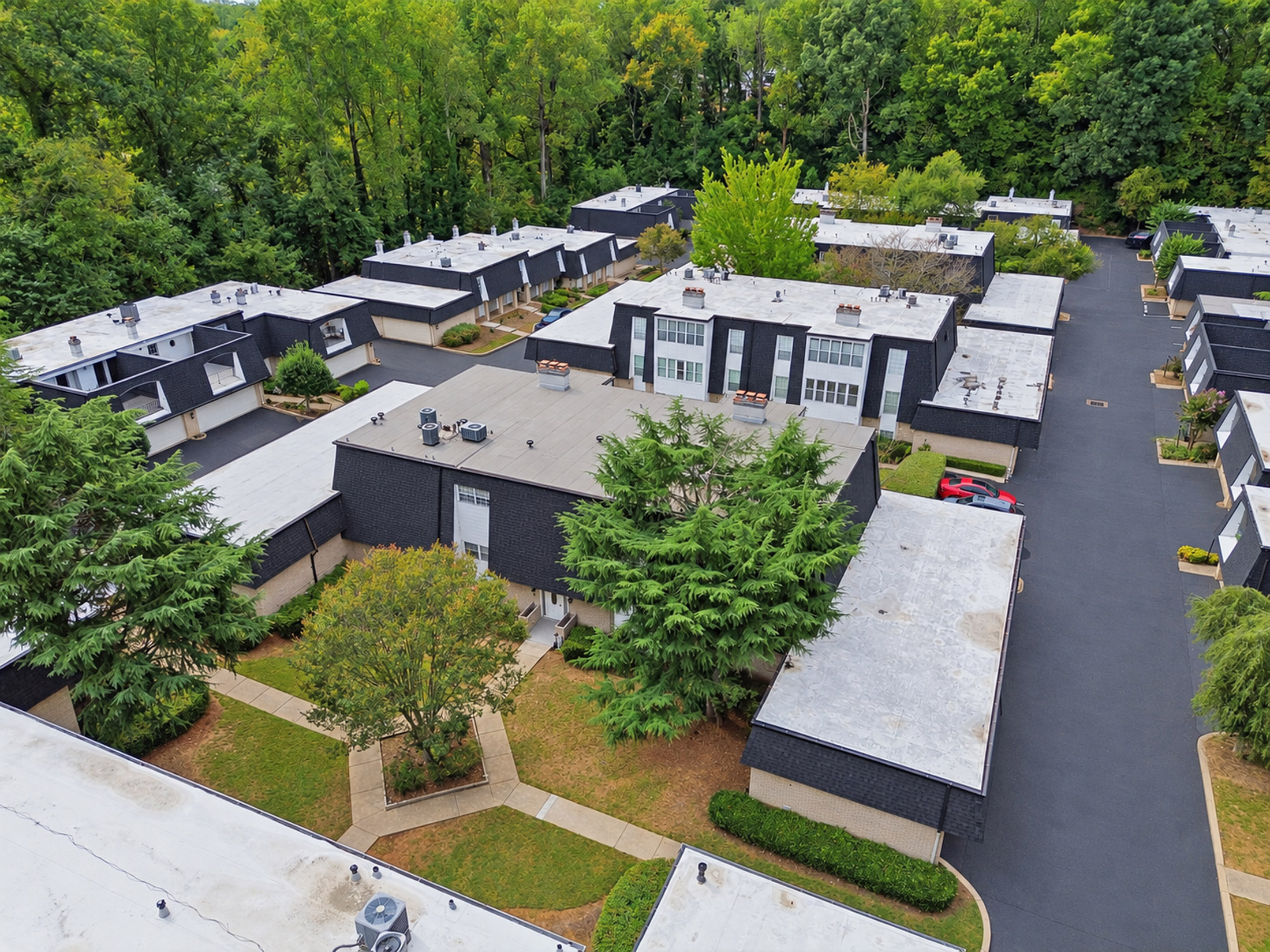  Tucked within The Cloisters in Sandy Springs - 物件實景