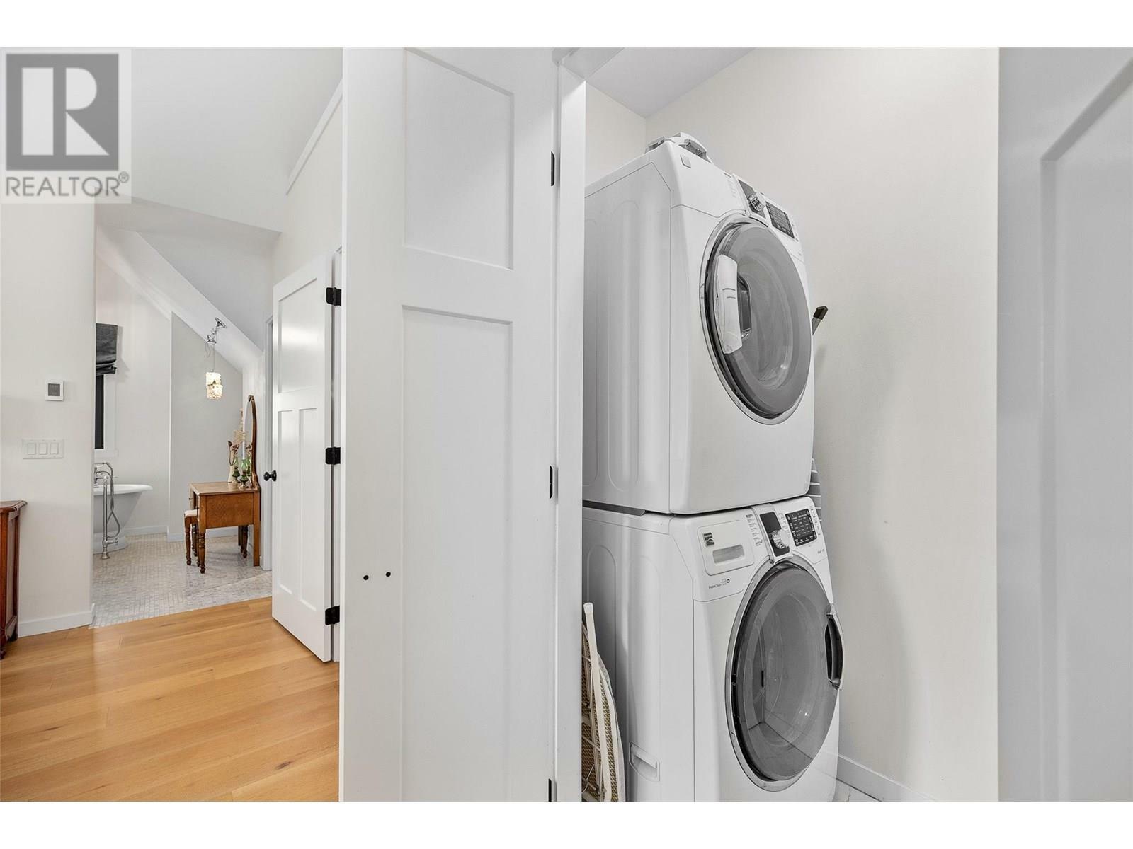 KELOWNA, British Columbia, V1Y 5N3, CA, 6 Bedrooms Bedrooms, ,4 BathroomsBathrooms,Residential,For Sale,1883056