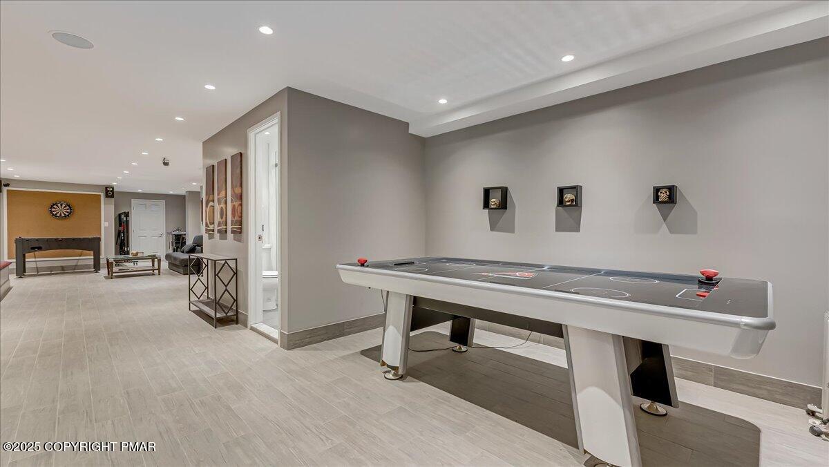 East Stroudsburg, Pennsylvania, 18302, United States, 5 Bedrooms Bedrooms, ,4 BathroomsBathrooms,Residential,For Sale,1980579