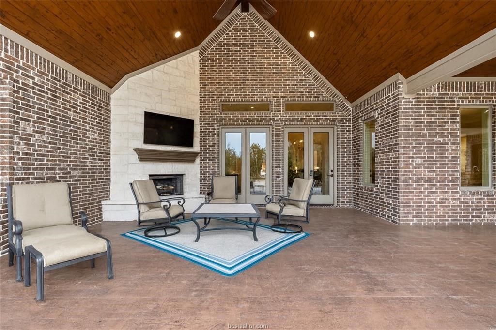 College Station, Texas, 77845, United States, 6 Bedrooms Bedrooms, ,7 BathroomsBathrooms,Residential,For Sale,2000779