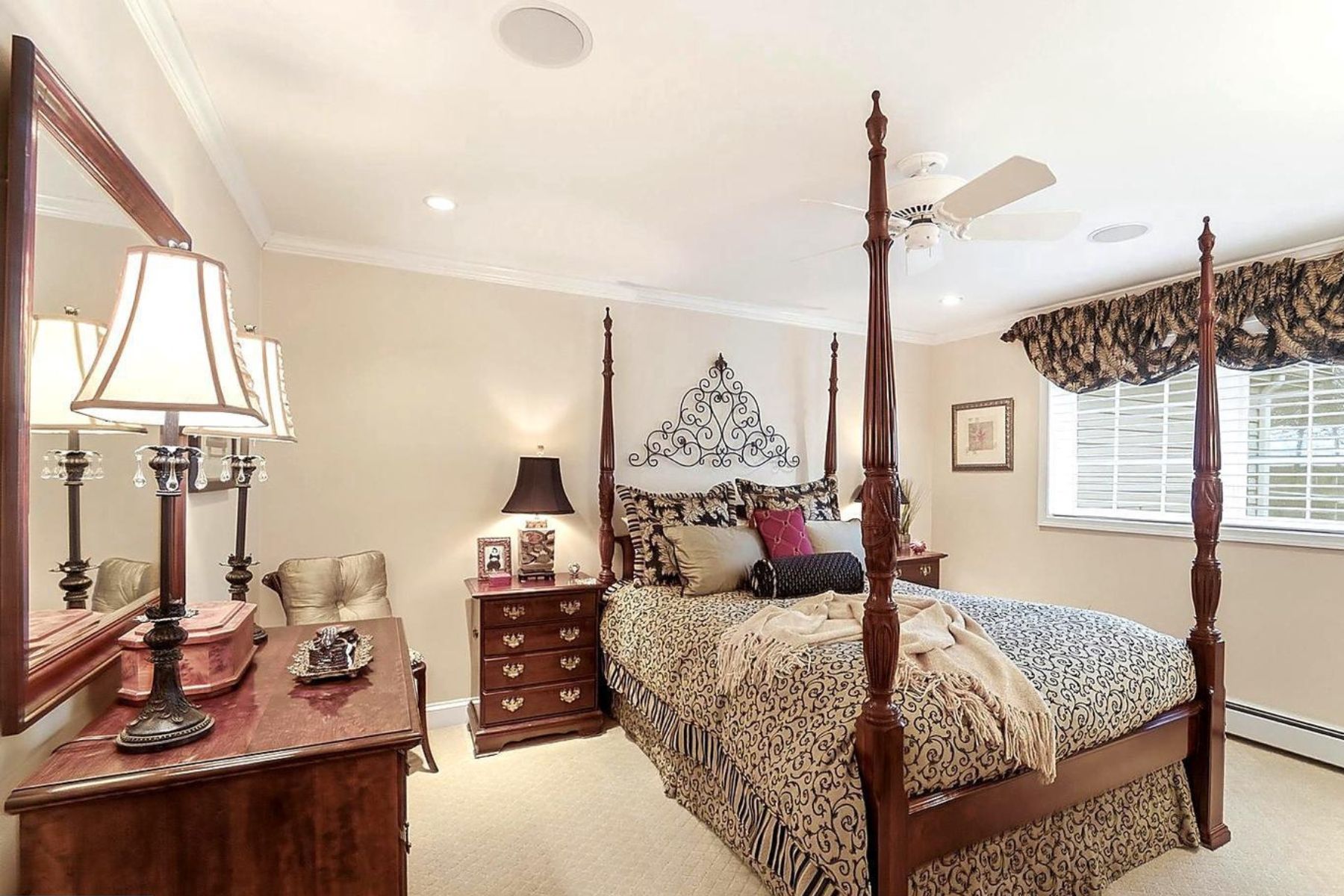  304 Chesapeake Drive, Great Falls, VA, 22066 - 物件實景
