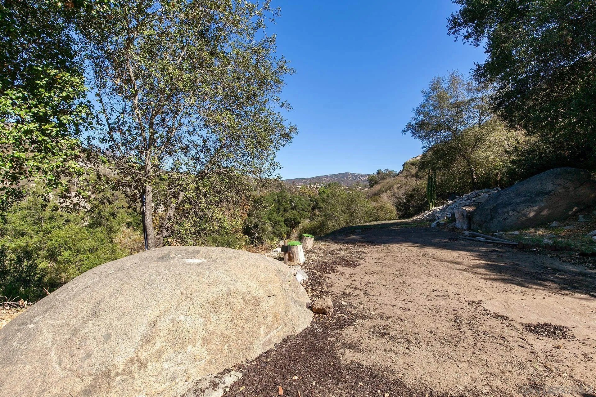 Alpine, California, 91901, United States, 3 Bedrooms Bedrooms, ,2 BathroomsBathrooms,Residential,For Sale,1990972