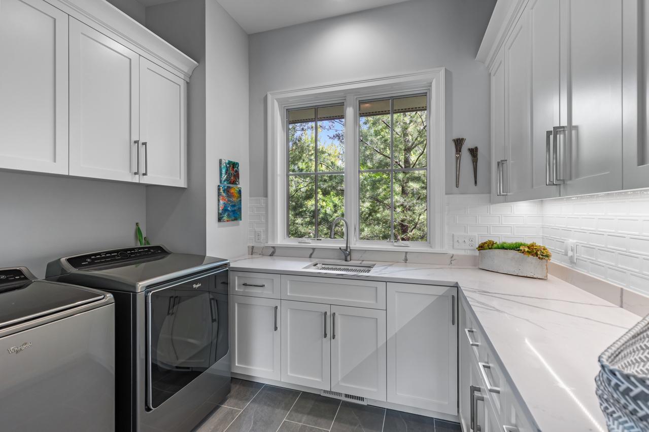 Wayzata, Minnesota, 55391, United States, 4 Bedrooms Bedrooms, ,1 BathroomBathrooms,Residential,For Sale,1999686