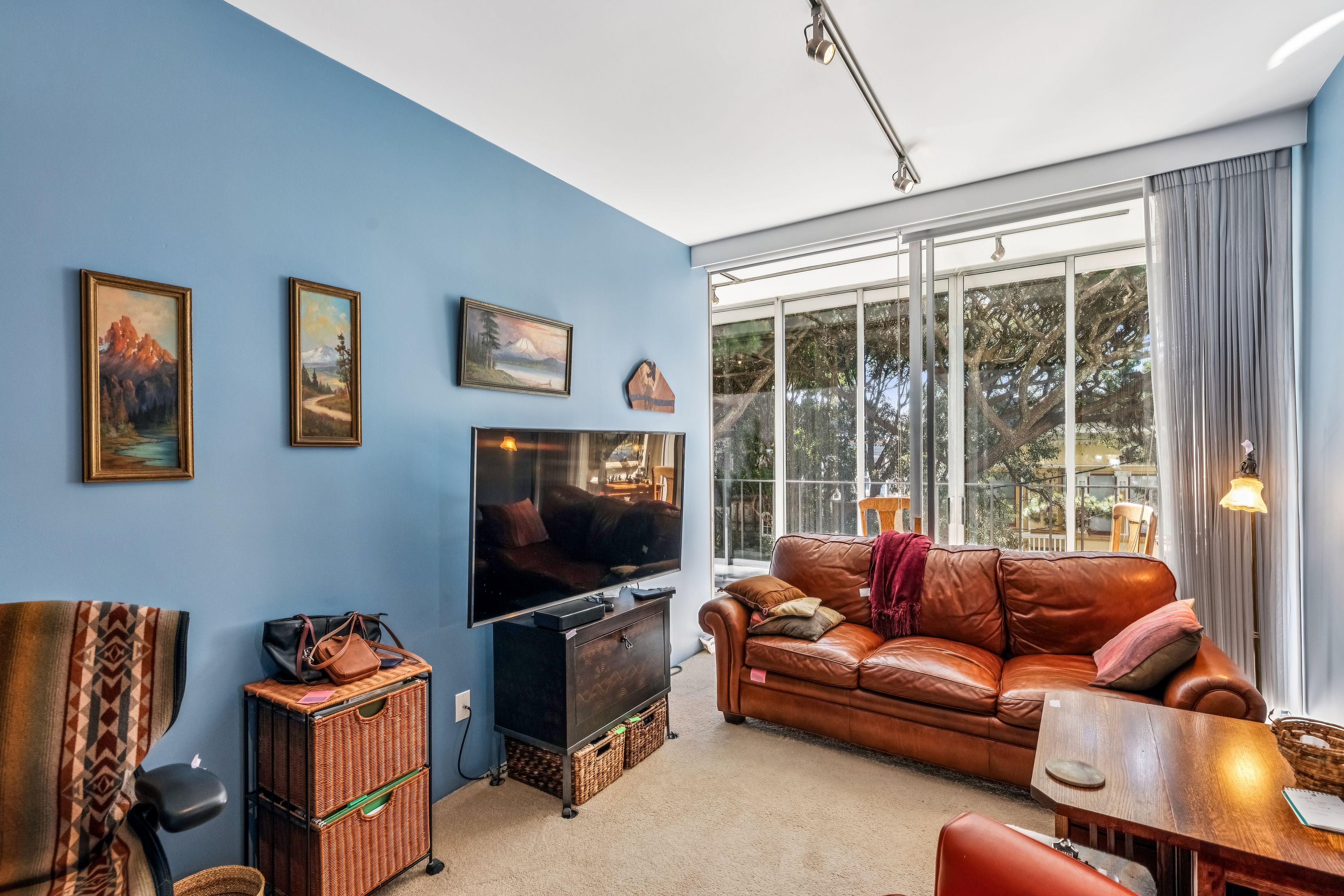  Sunny Updated Residence at the Comstock - 物件實景