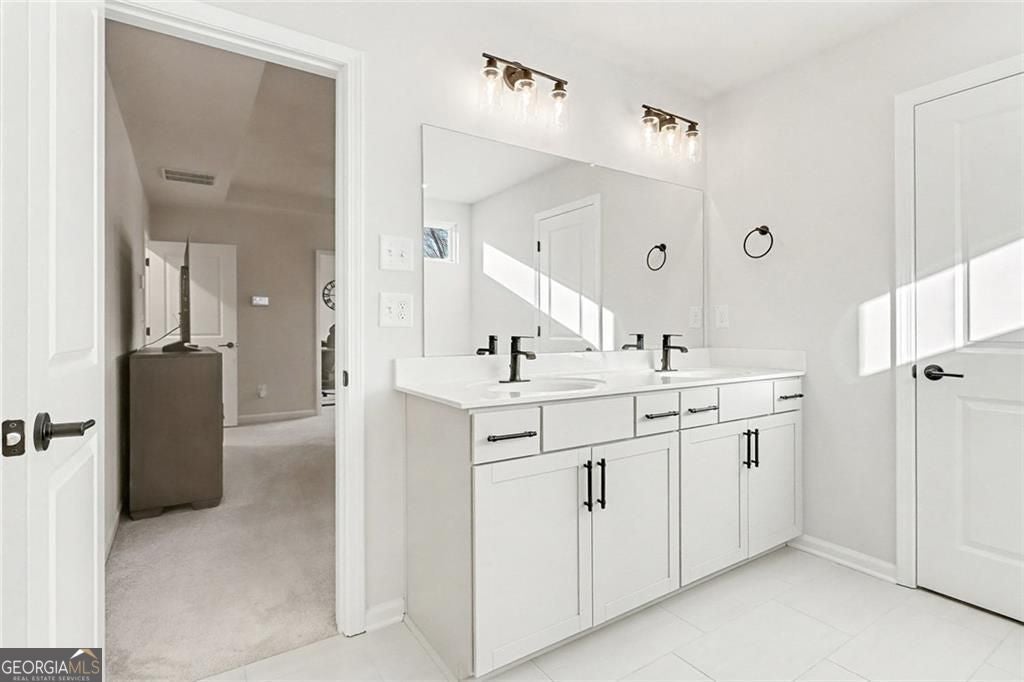 Auburn, Georgia, 30011, United States, 5 Bedrooms Bedrooms, ,4 BathroomsBathrooms,Residential,For Sale,2006605