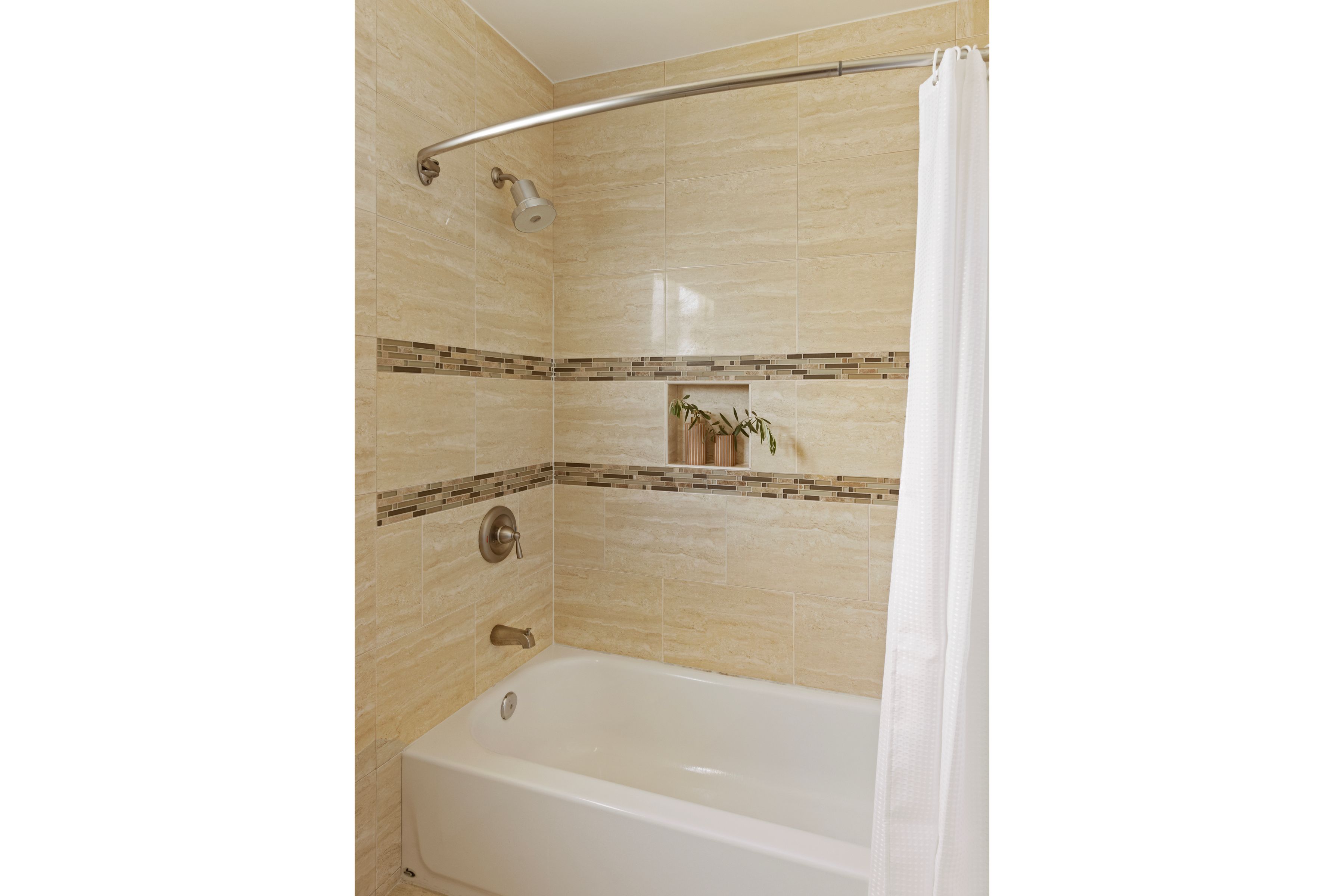  17212 Bullock Street - 物件實景