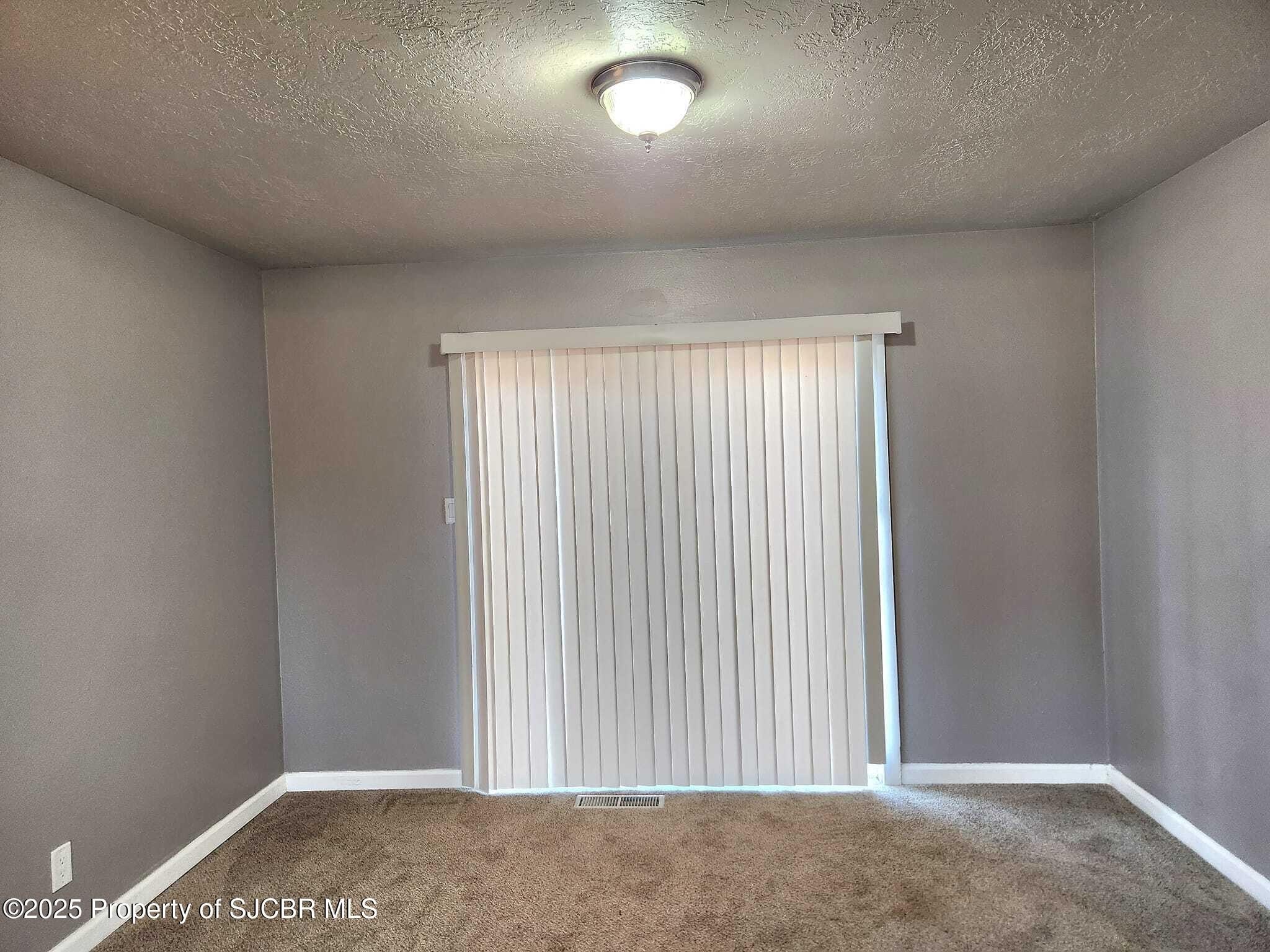 Flora Vista, New Mexico, 87415, United States, 5 Bedrooms Bedrooms, ,3 BathroomsBathrooms,Residential,For Sale,1926388