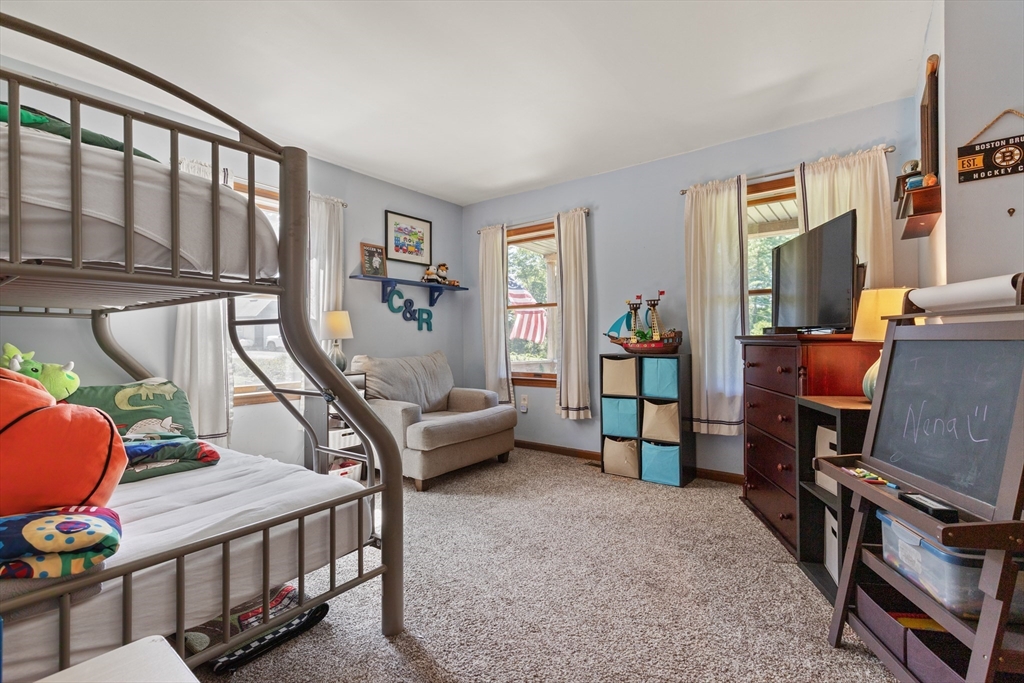 Middleboro, Massachusetts, 02346, United States, 4 Bedrooms Bedrooms, ,2 BathroomsBathrooms,Residential,For Sale,1938573