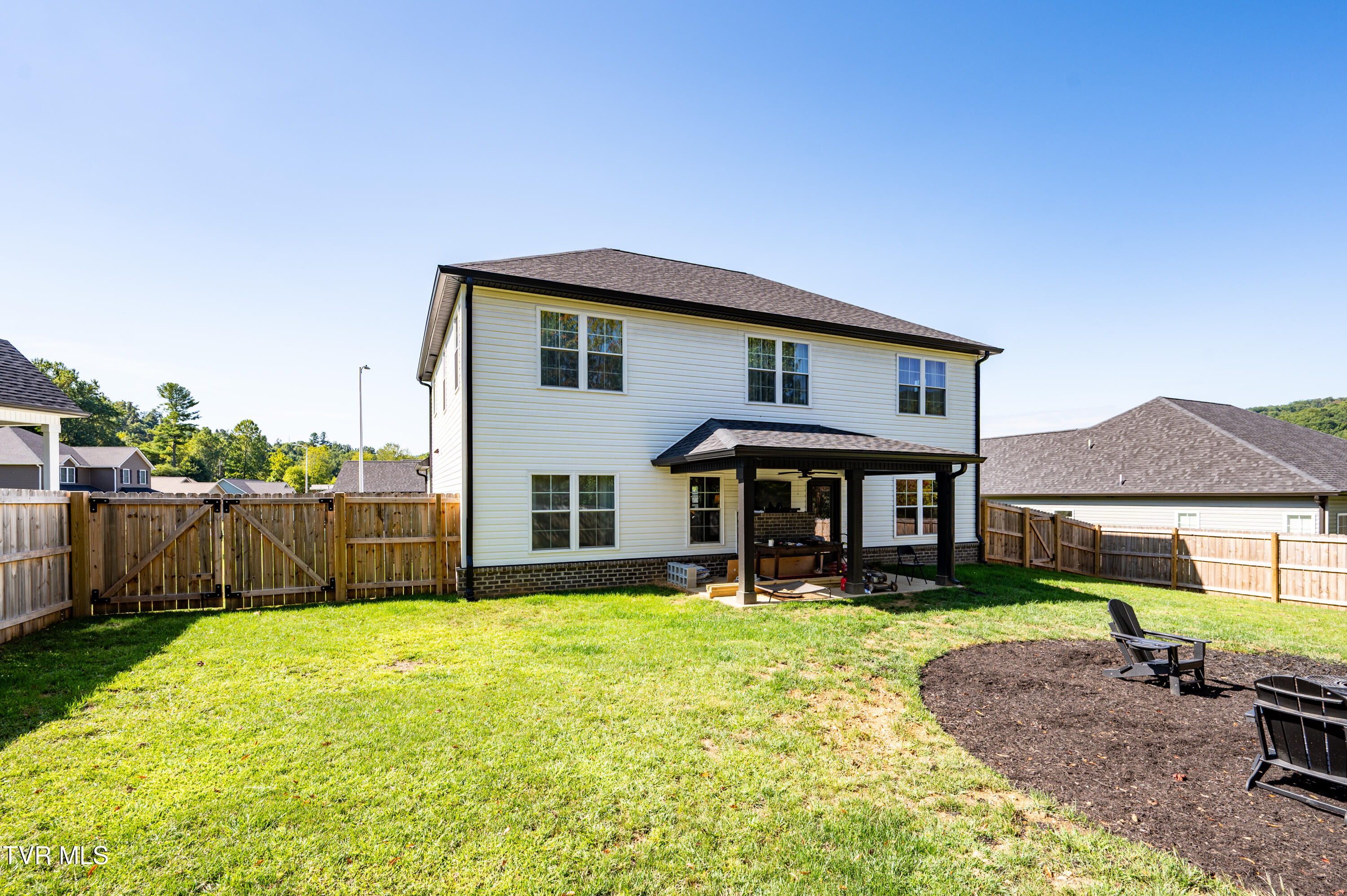 Erwin, Tennessee, 37650, United States, 4 Bedrooms Bedrooms, ,3 BathroomsBathrooms,Residential,For Sale,1944978
