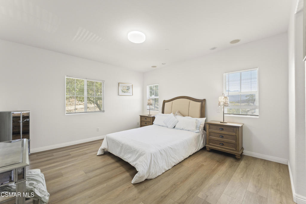 Newbury Park, California, 91320, United States, 3 Bedrooms Bedrooms, ,3 BathroomsBathrooms,Residential,For Sale,1923498