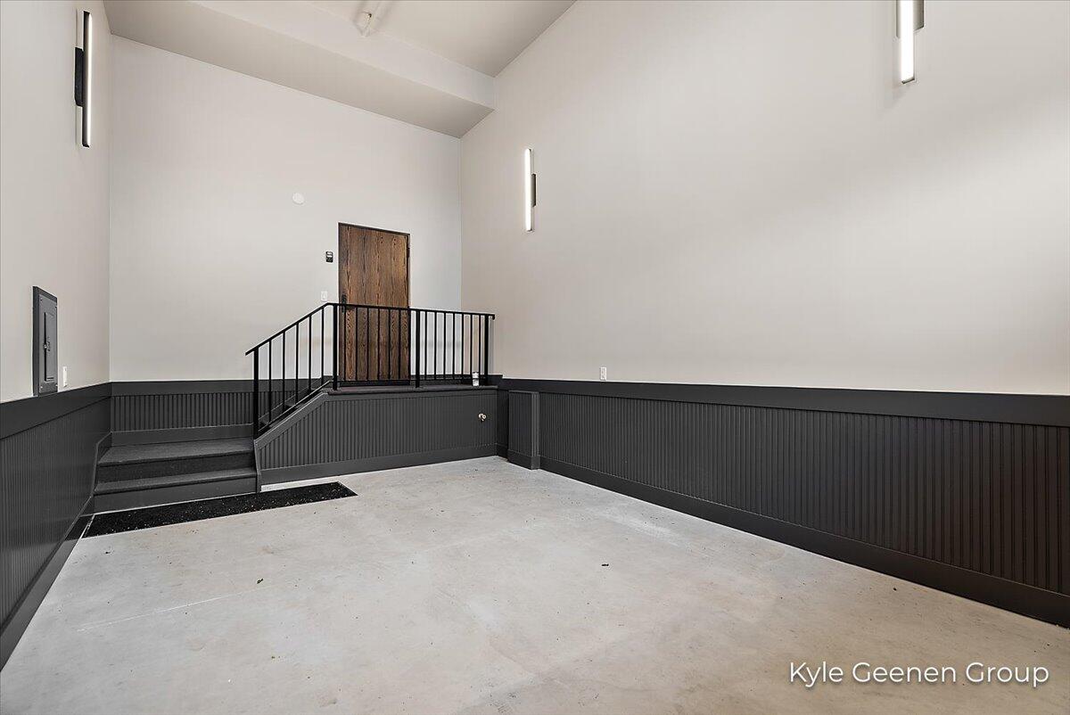 Holland, Michigan, 49423, United States, 2 Bedrooms Bedrooms, ,3 BathroomsBathrooms,Residential,For Sale,1827705