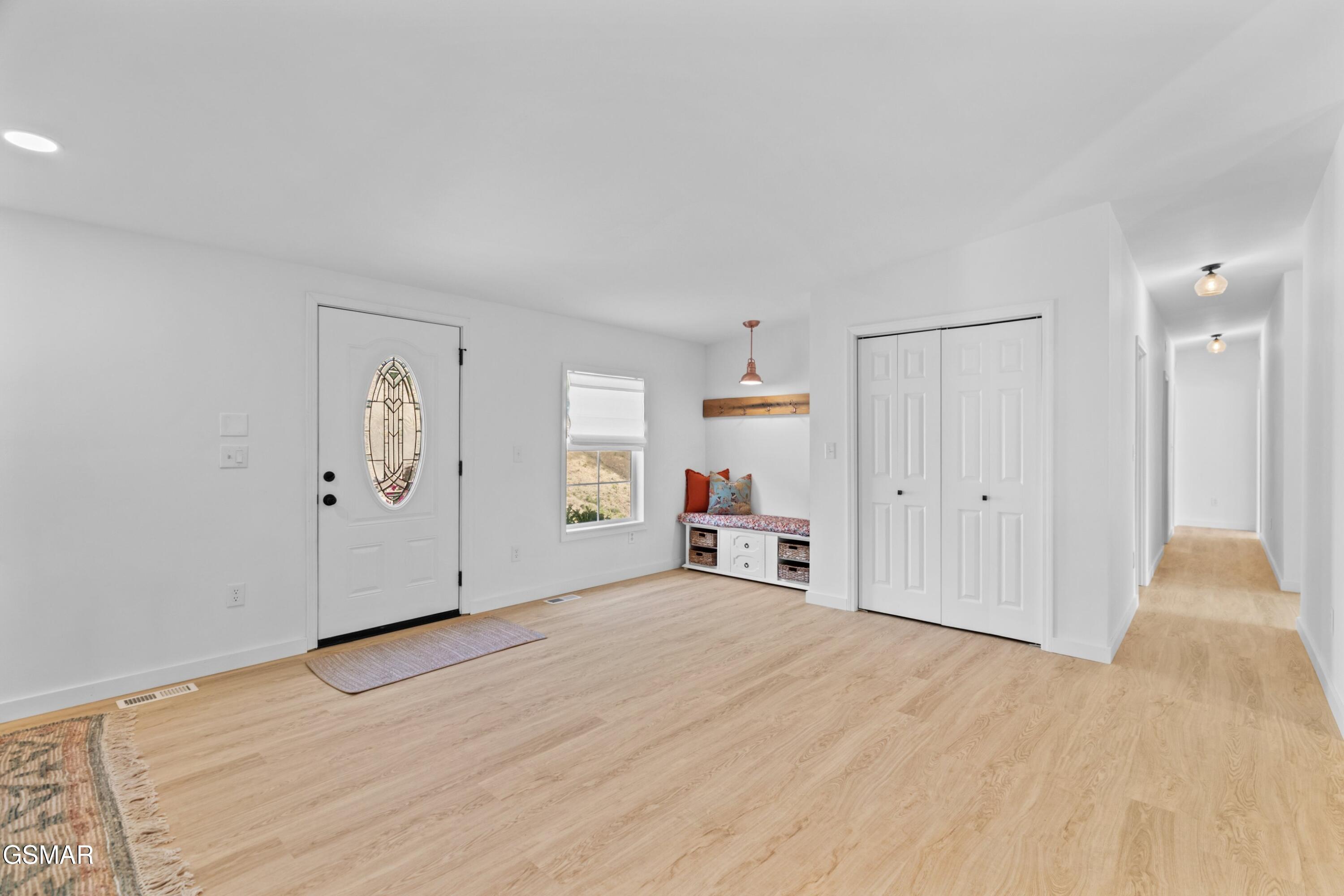 Dandridge, Tennessee, 37725, United States, 3 Bedrooms Bedrooms, ,2 BathroomsBathrooms,Residential,For Sale,1982636