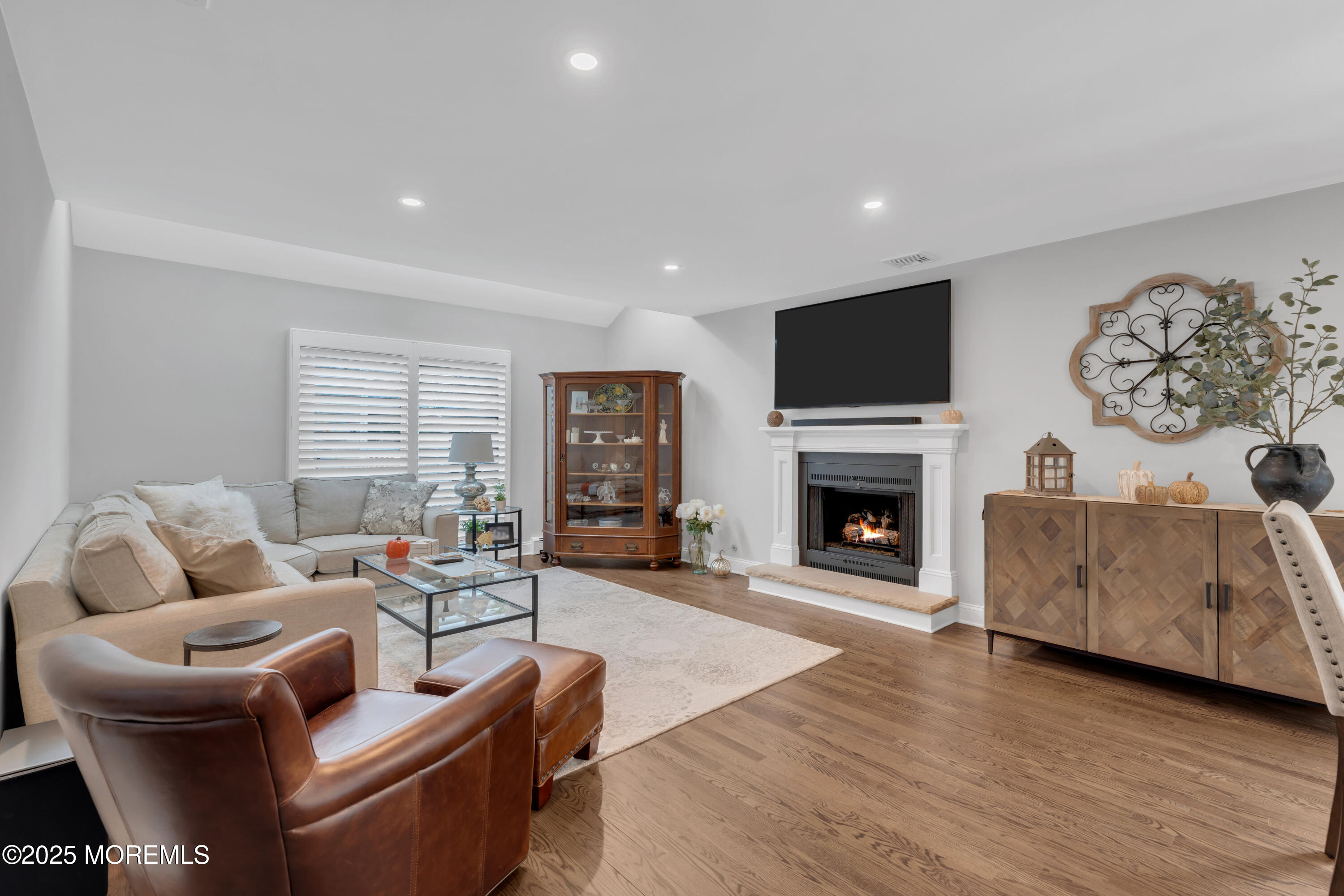 Long Branch, New Jersey, 07740, United States, 3 Bedrooms Bedrooms, ,3 BathroomsBathrooms,Residential,For Sale,1989211