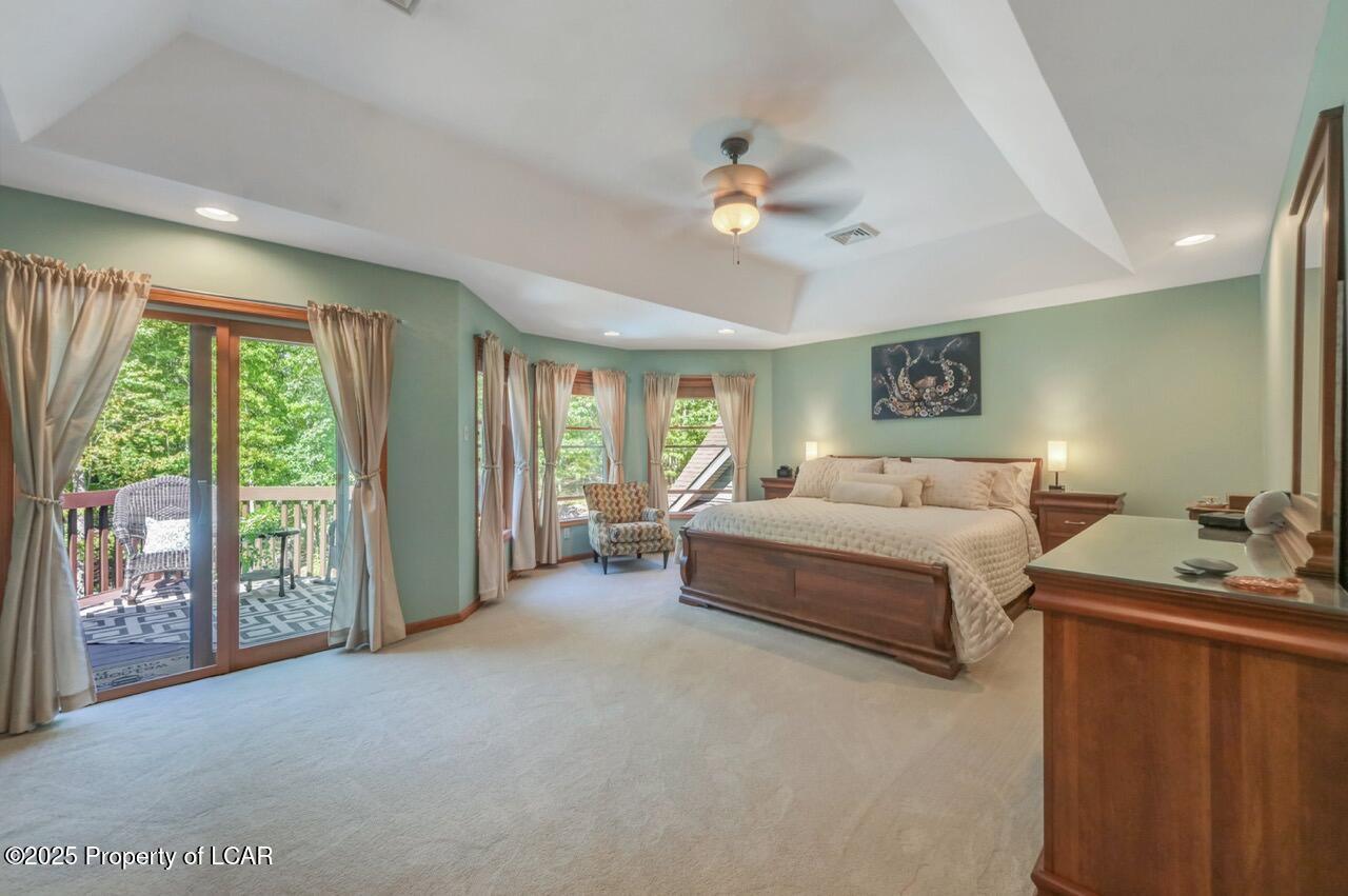 Mountain Top, Pennsylvania, 18707, United States, 4 Bedrooms Bedrooms, ,5 BathroomsBathrooms,Residential,For Sale,1944925
